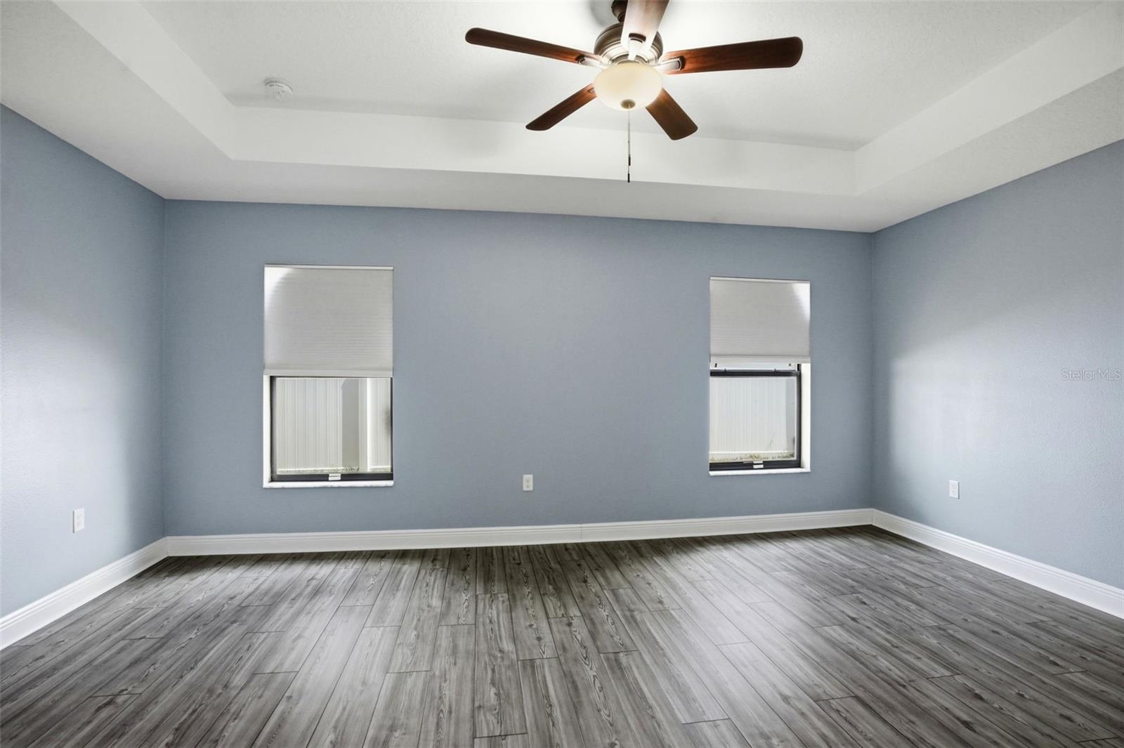 Listing photo id 22 for 4128 Everett Avenue