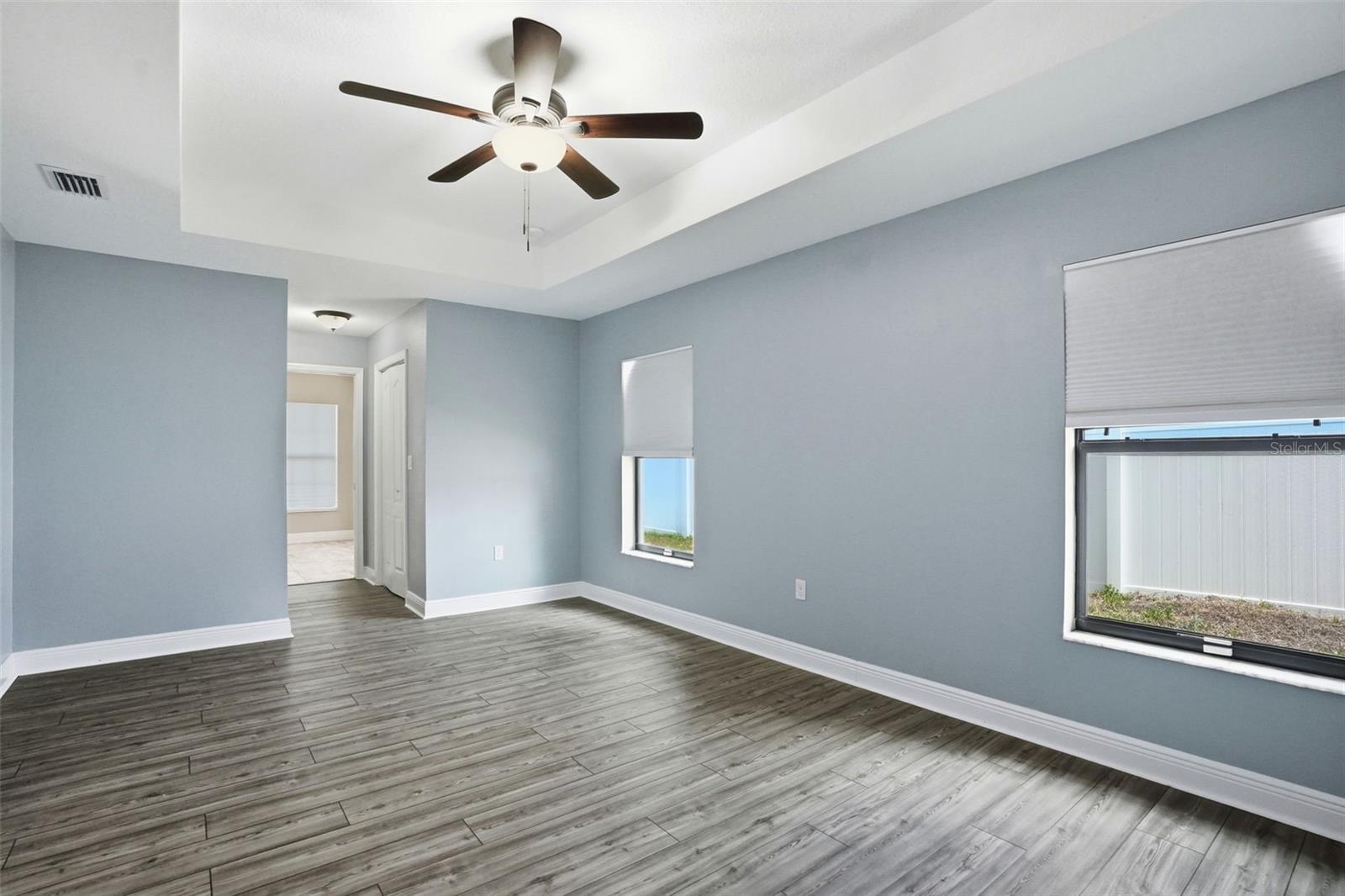 Listing photo id 24 for 4128 Everett Avenue