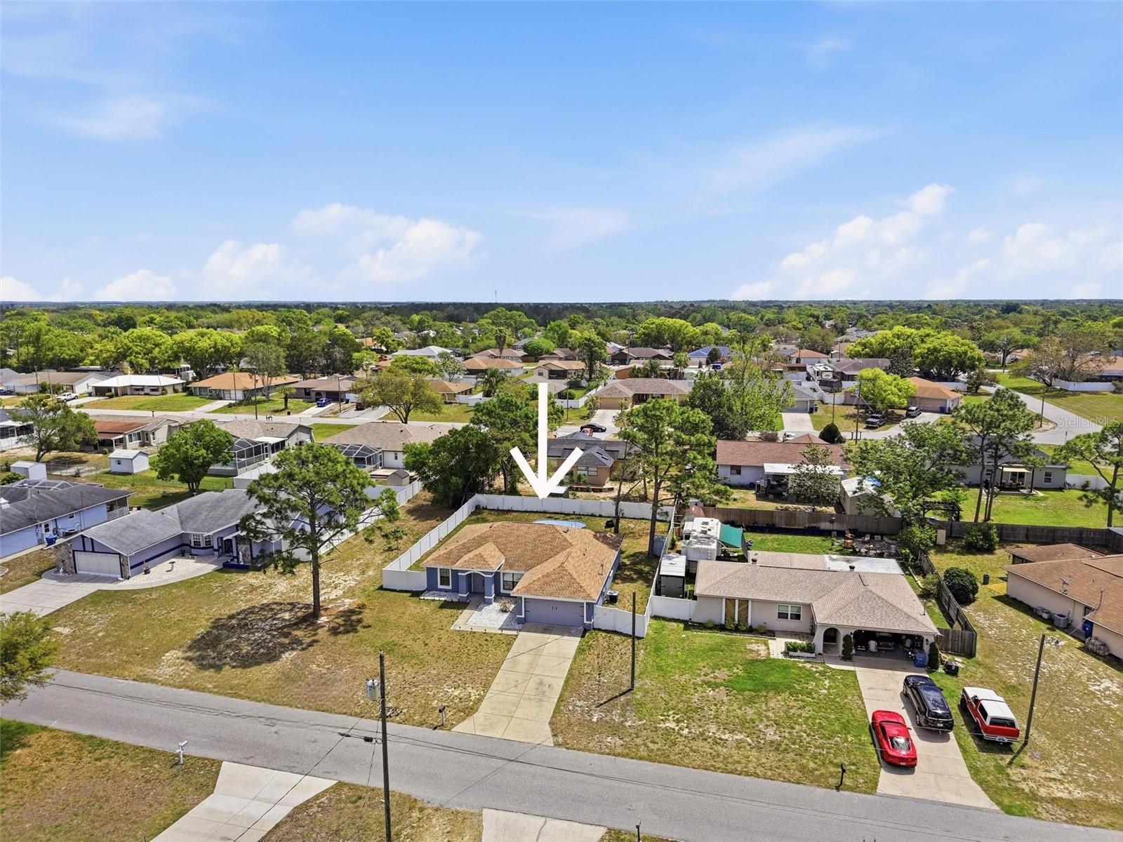 Listing photo id 2 for 4128 Everett Avenue