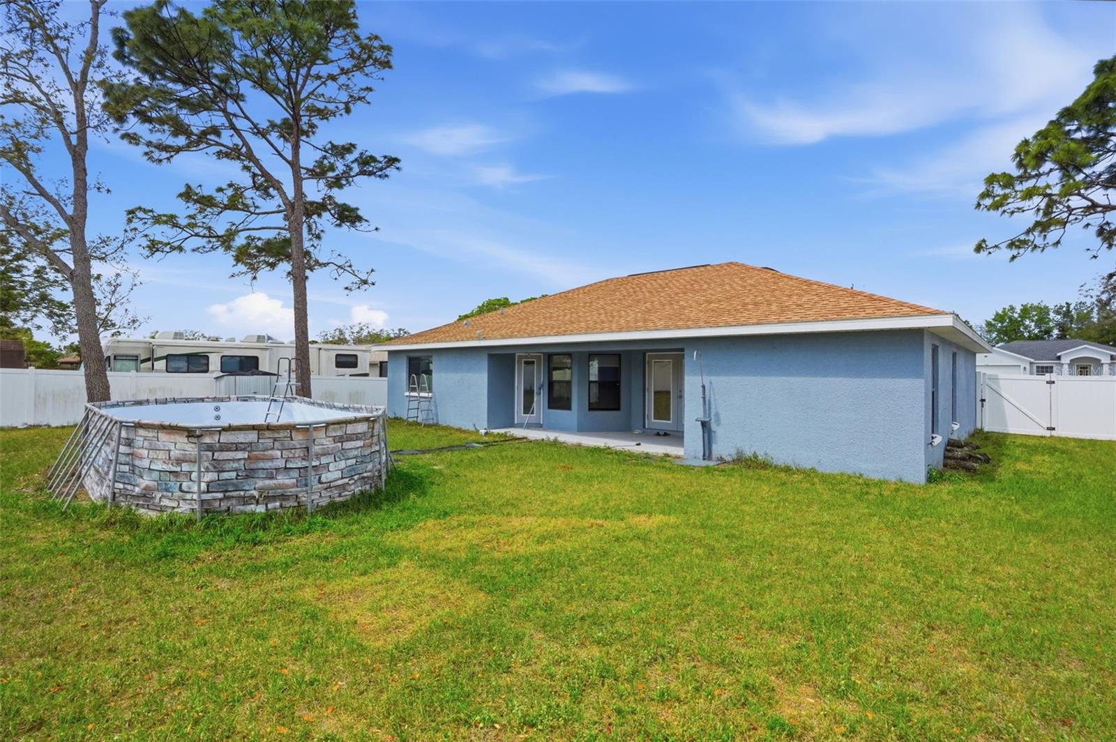 Listing photo id 44 for 4128 Everett Avenue