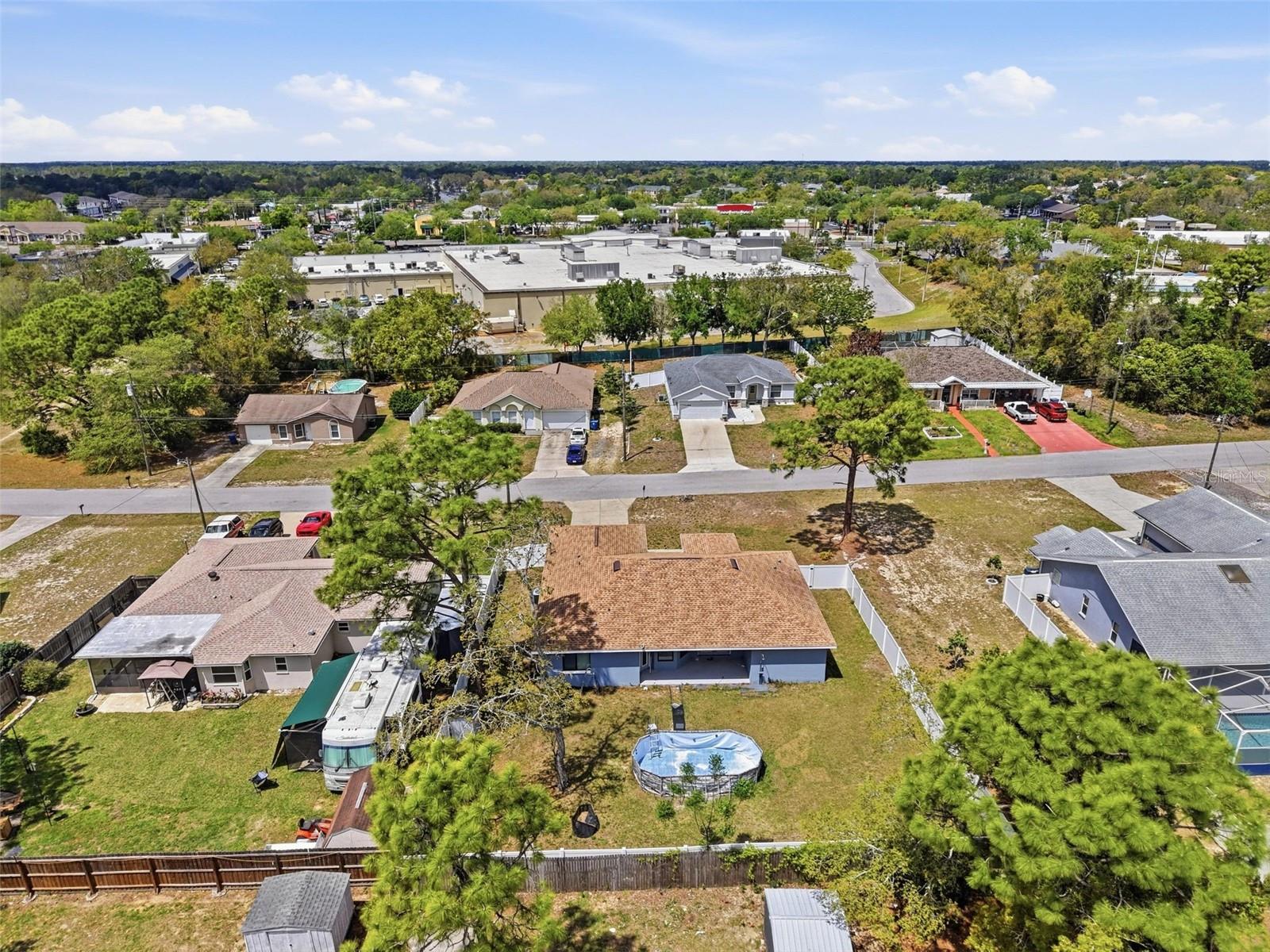 Listing photo id 49 for 4128 Everett Avenue