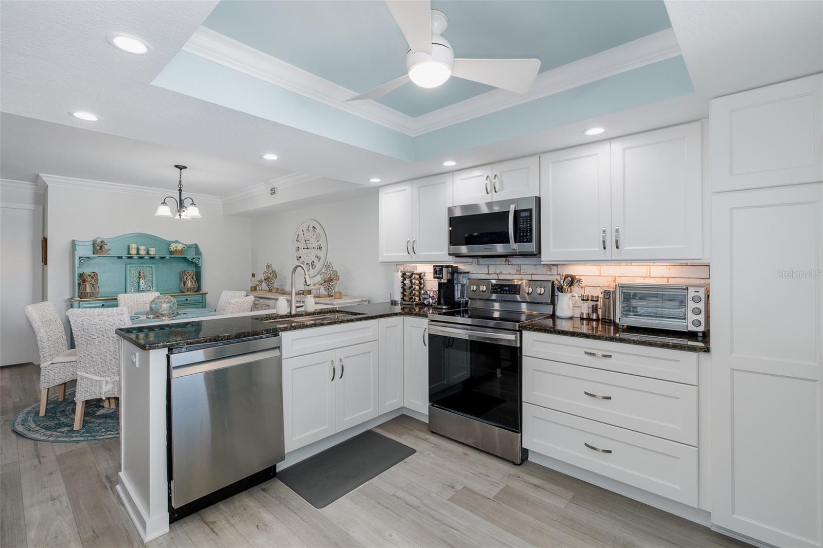 Image 17 of 64 For 8251 Brent Street 941