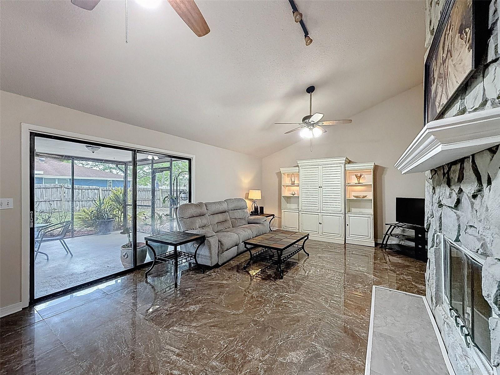 Image 10 of 53 For 16026 Surrey Drive