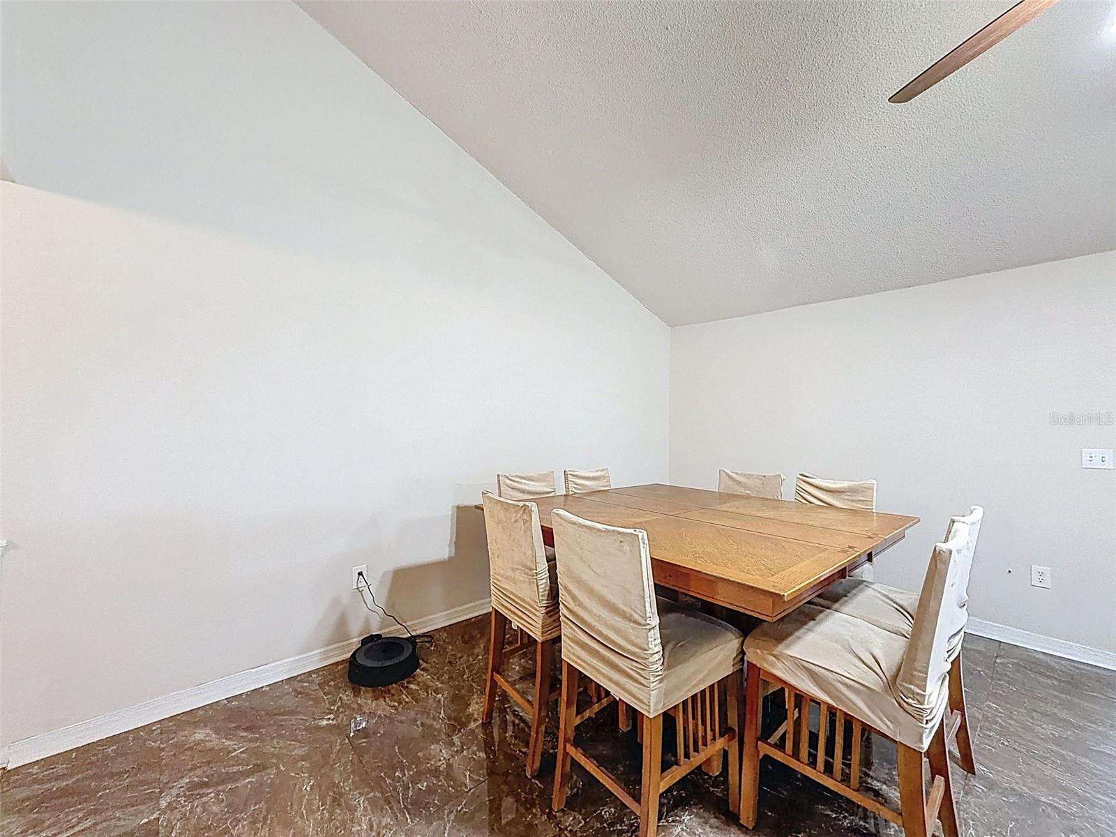 Image 14 of 53 For 16026 Surrey Drive