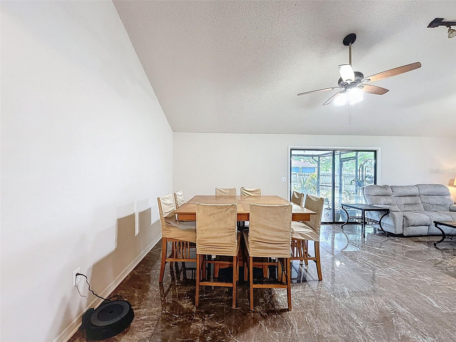 Image 15 of 53 For 16026 Surrey Drive