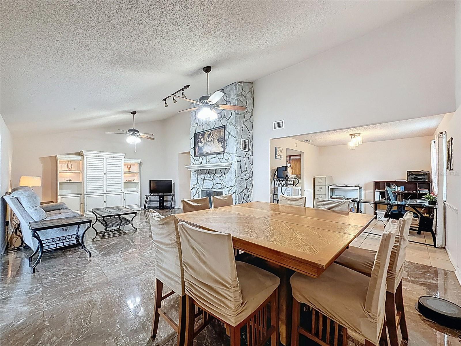 Image 17 of 53 For 16026 Surrey Drive