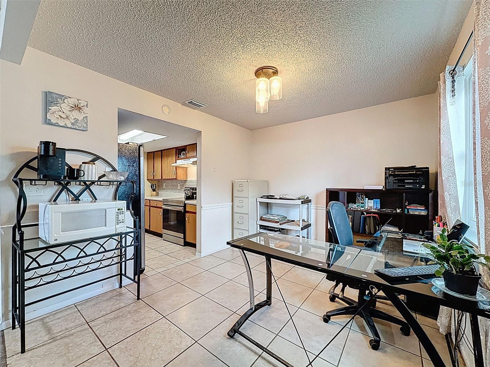 Image 19 of 53 For 16026 Surrey Drive