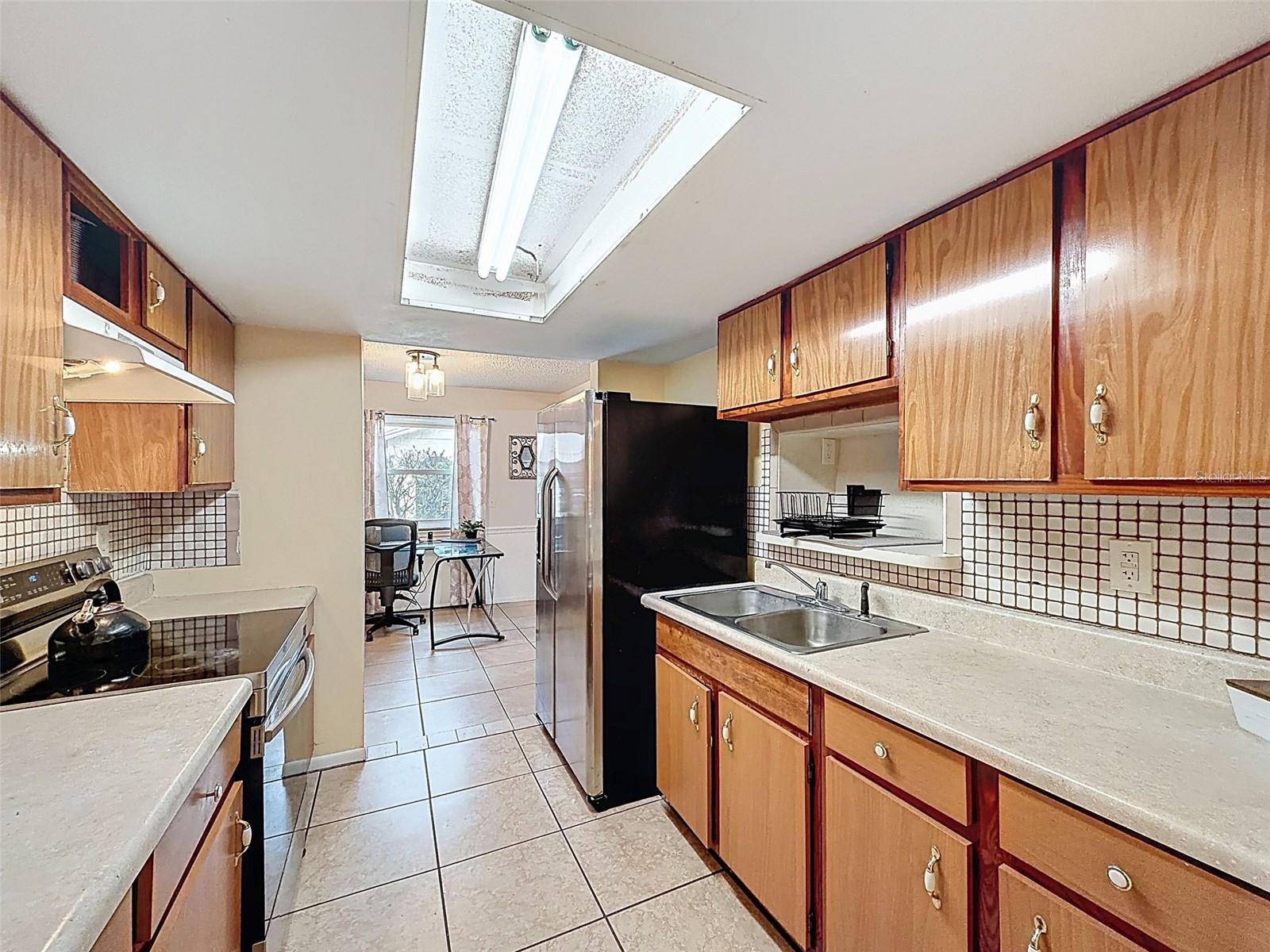 Image 24 of 53 For 16026 Surrey Drive