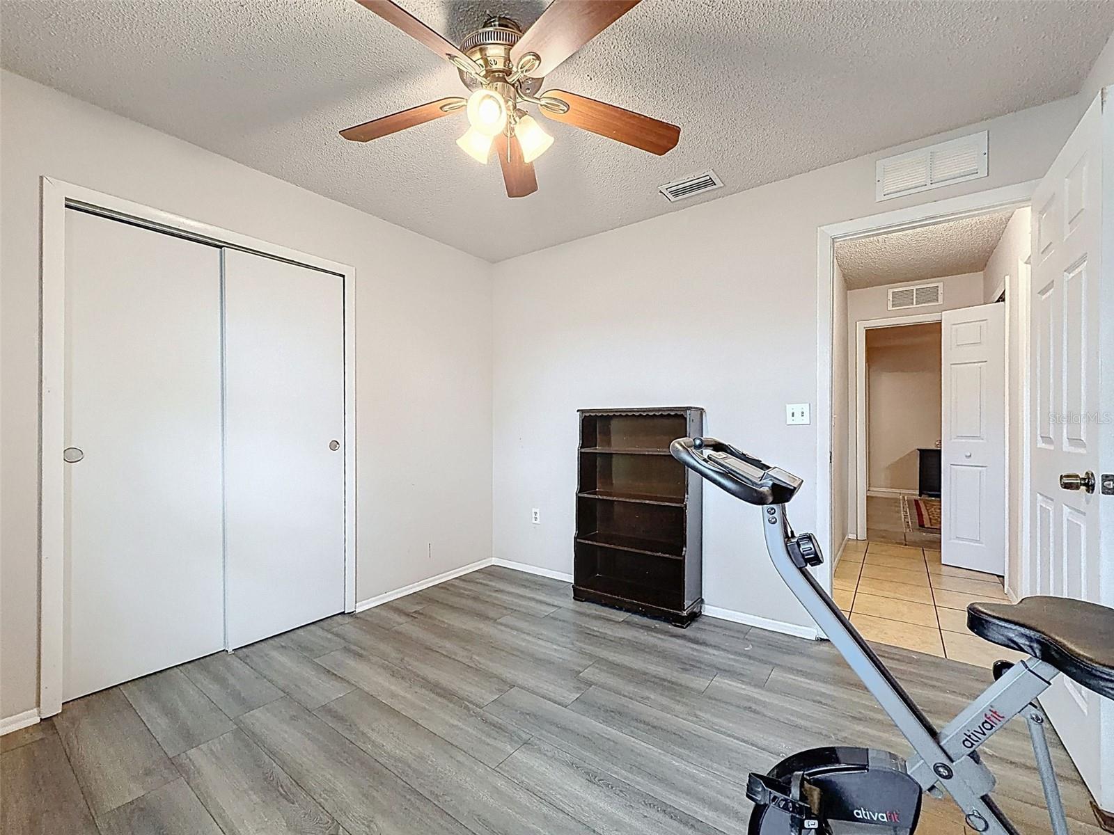 Image 29 of 53 For 16026 Surrey Drive