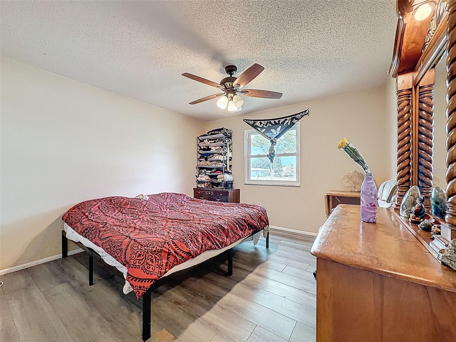 Image 32 of 53 For 16026 Surrey Drive