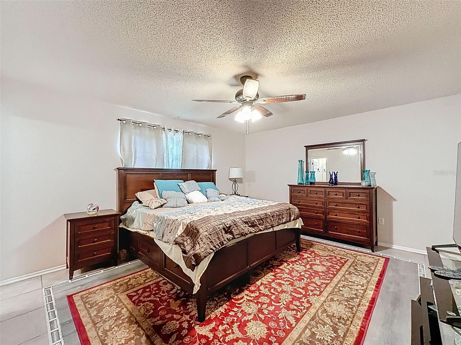 Image 36 of 53 For 16026 Surrey Drive