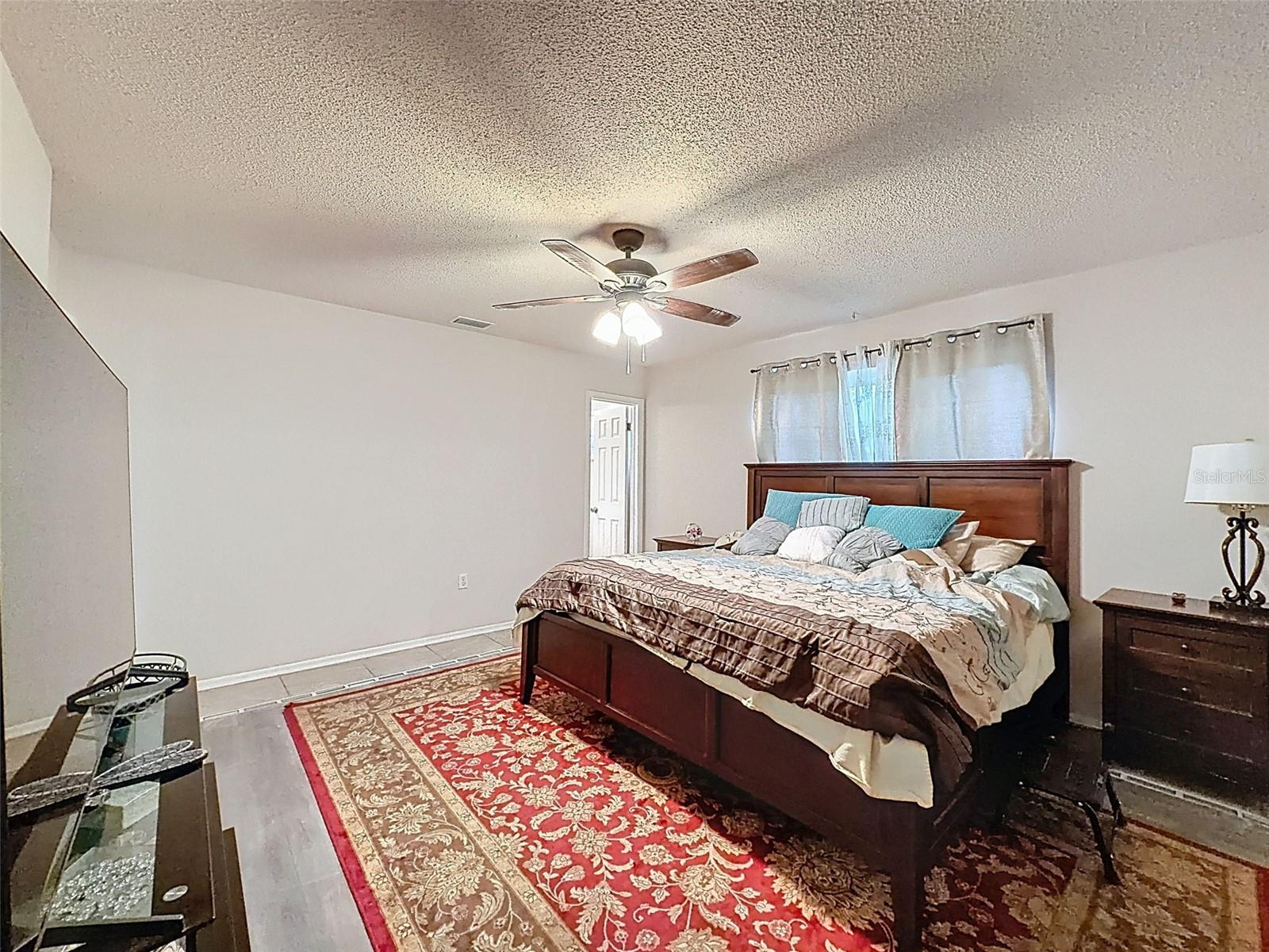 Image 37 of 53 For 16026 Surrey Drive