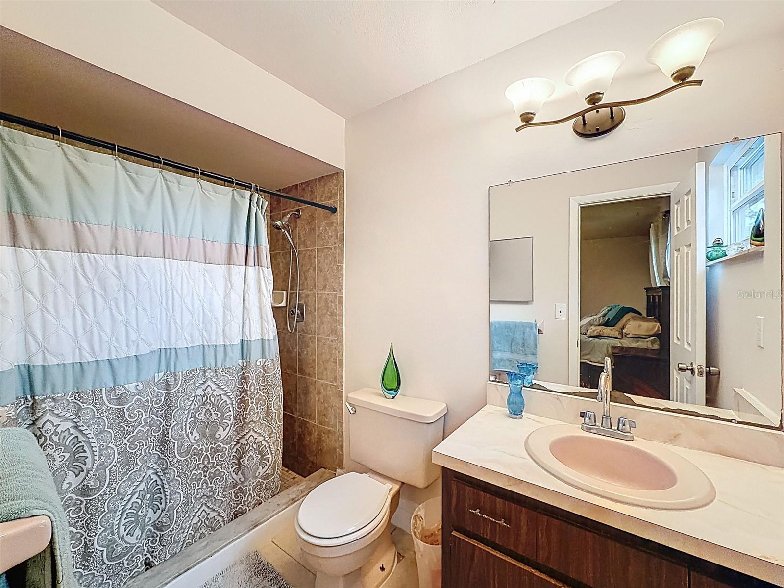 Image 41 of 53 For 16026 Surrey Drive