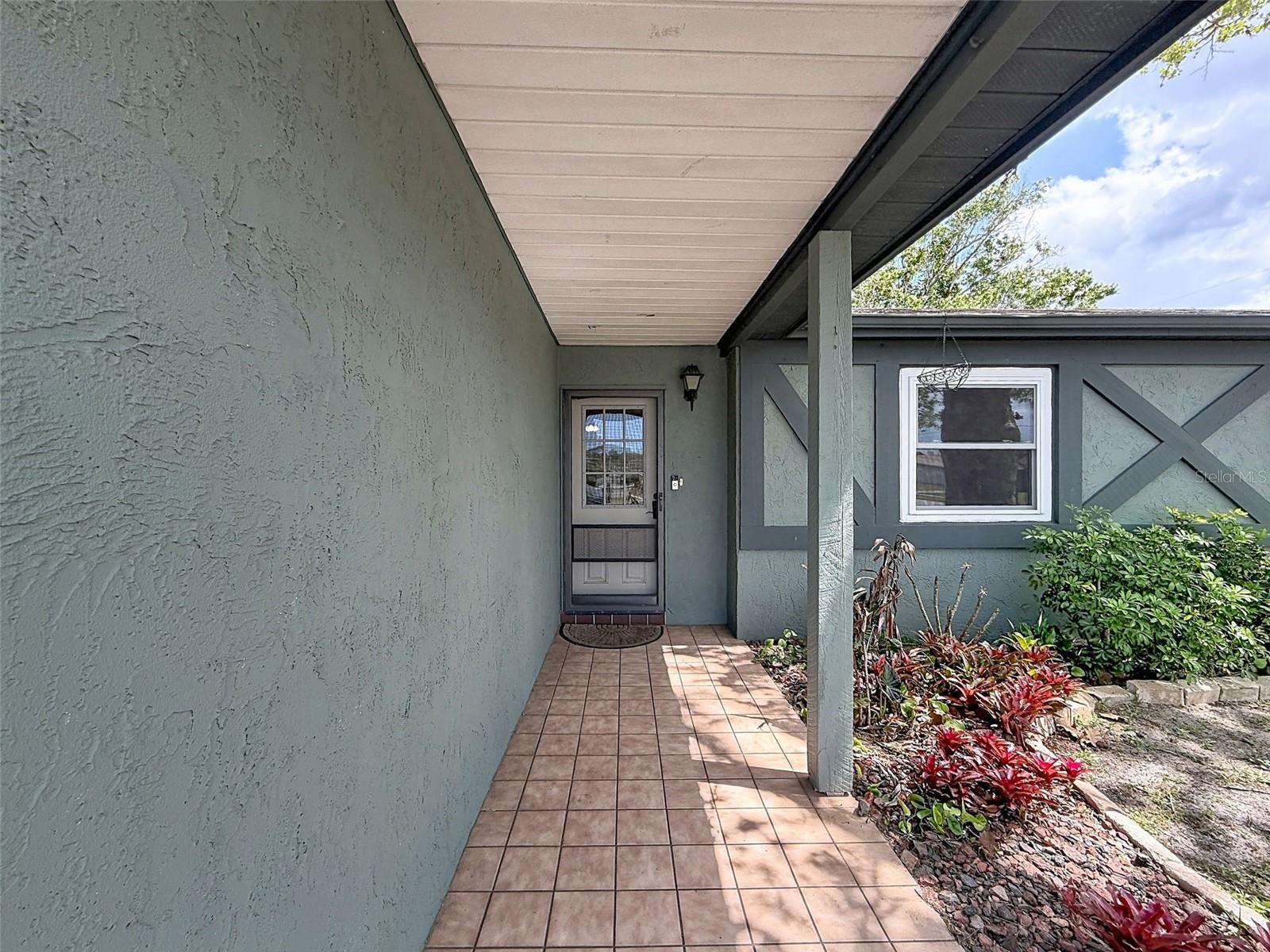 Image 6 of 53 For 16026 Surrey Drive