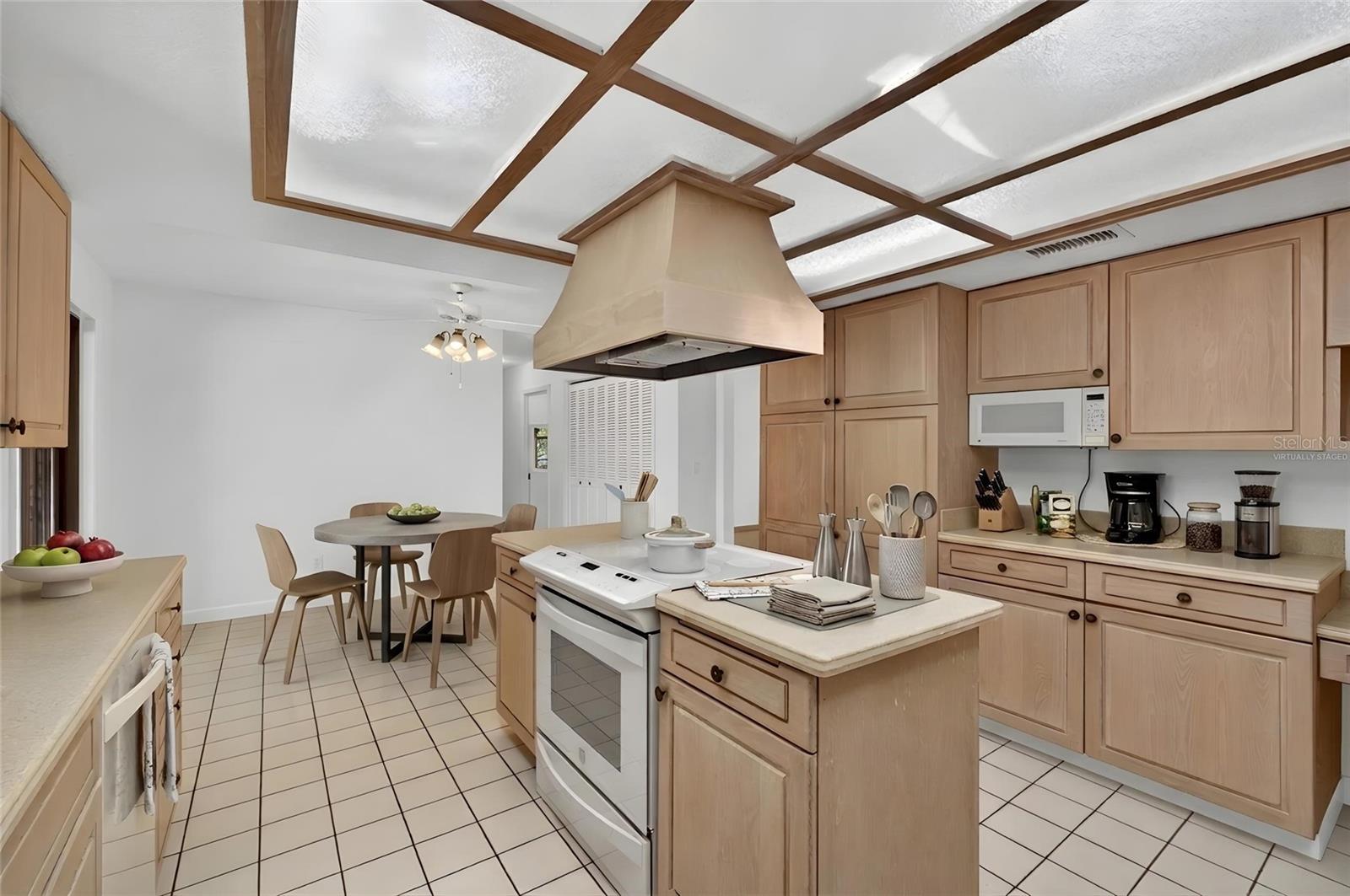 Image 21 of 94 For 7038 San Jose Loop