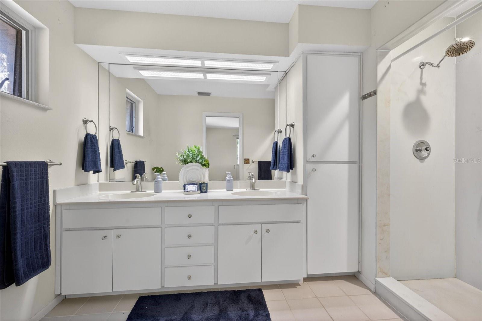 Image 38 of 94 For 7038 San Jose Loop