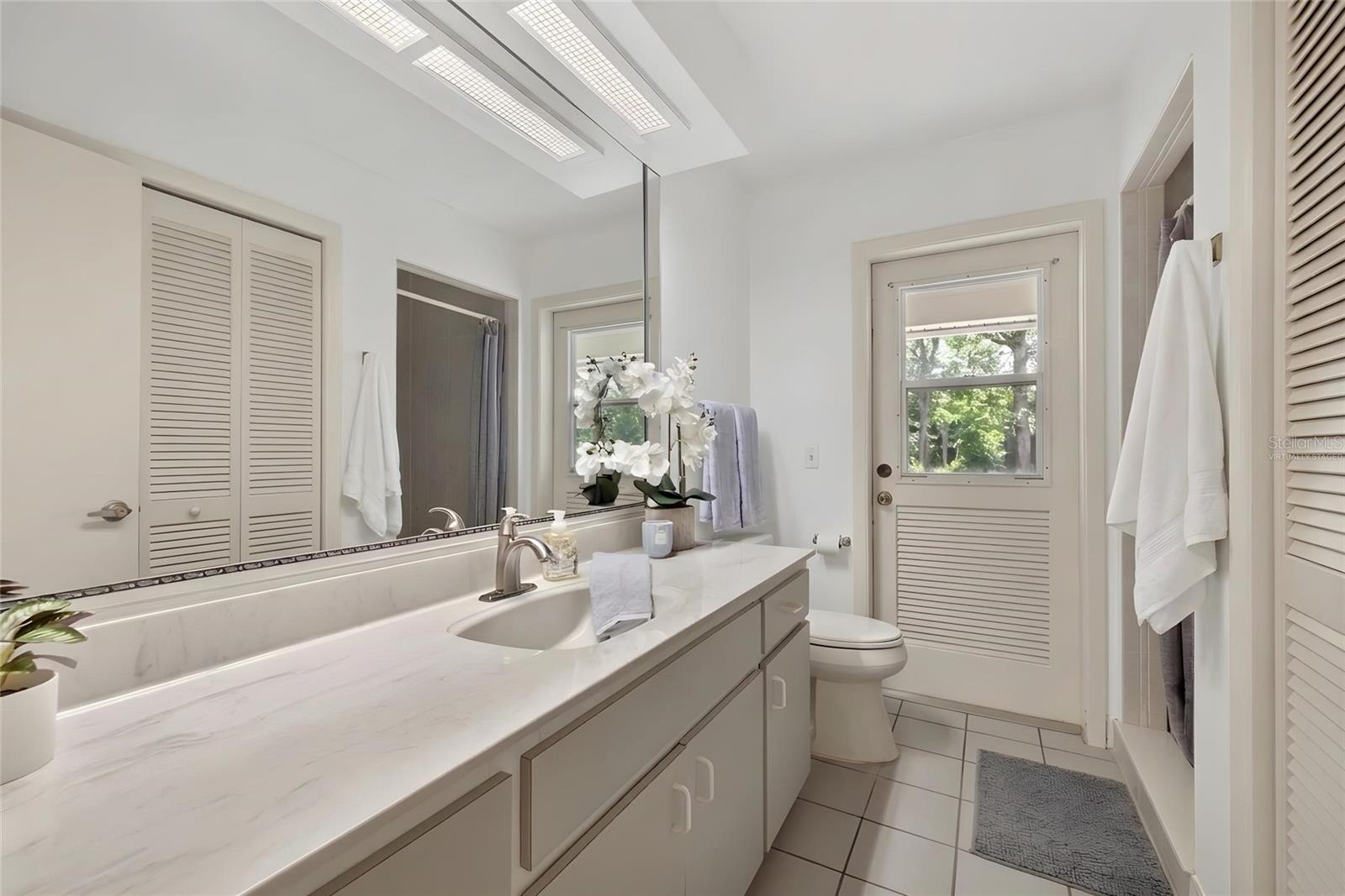 Image 43 of 94 For 7038 San Jose Loop