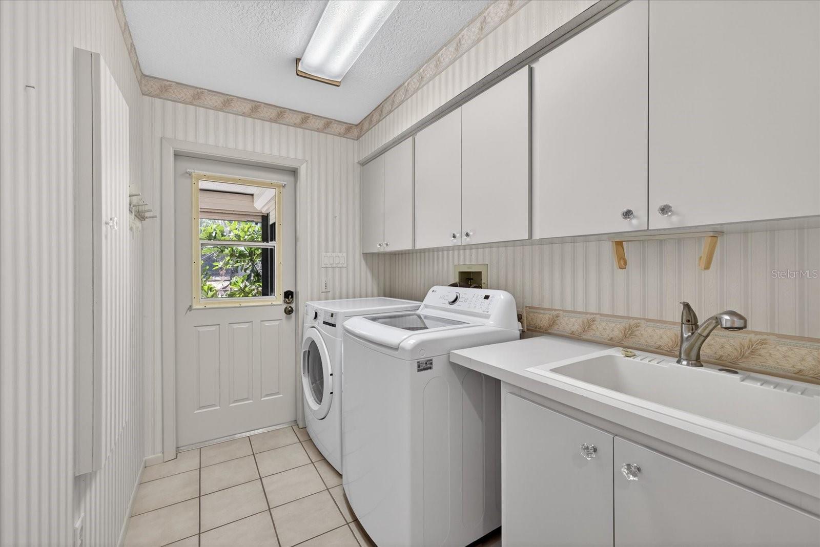 Image 54 of 94 For 7038 San Jose Loop