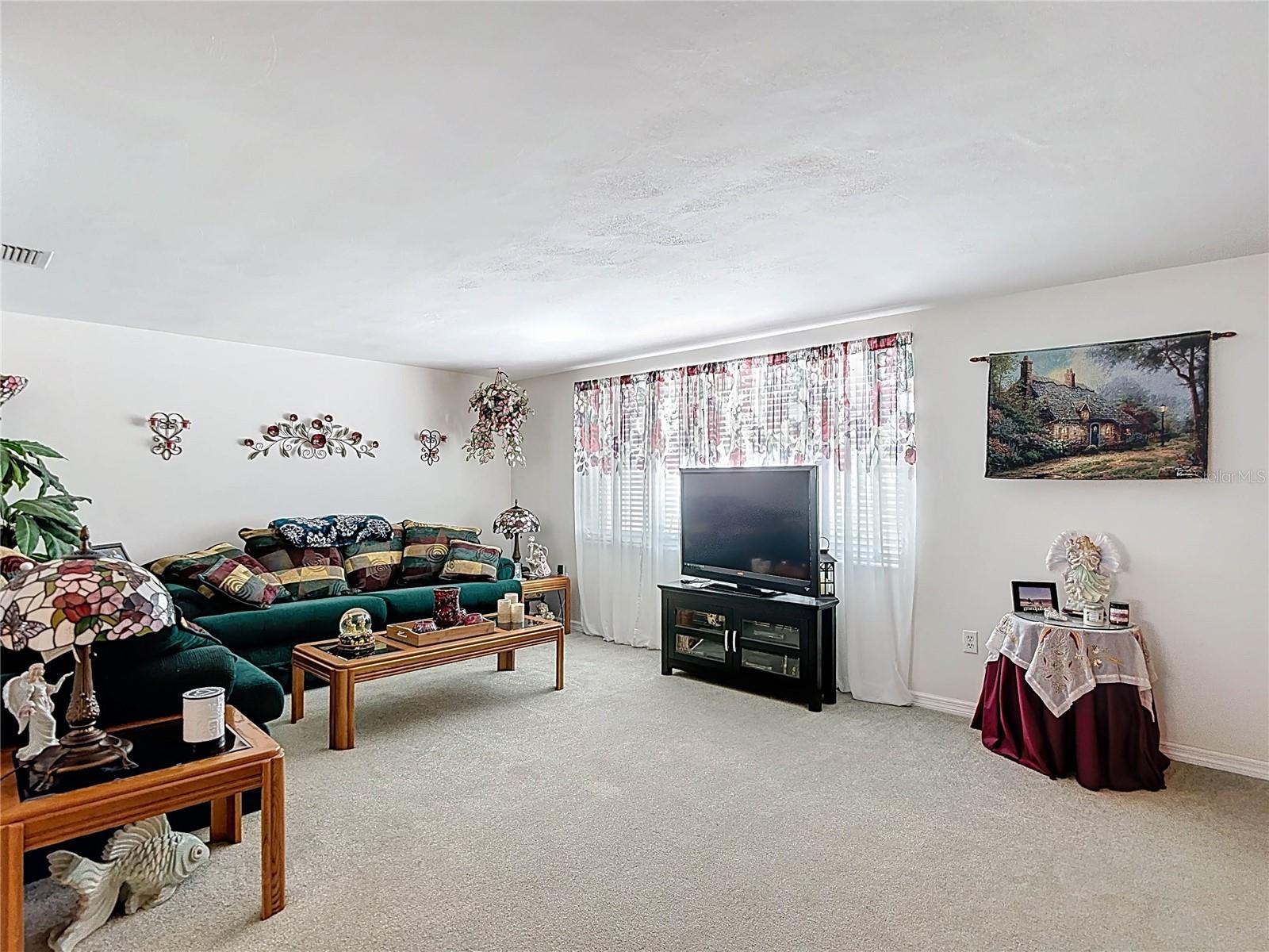 Image 15 of 61 For 11114 White Oak Lane