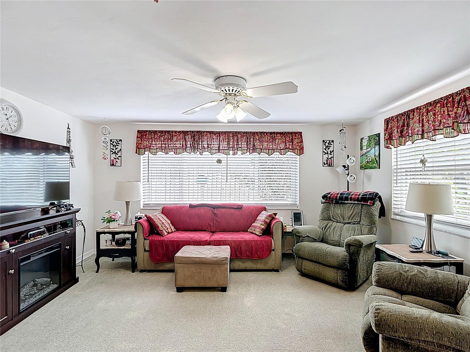 Image 21 of 61 For 11114 White Oak Lane