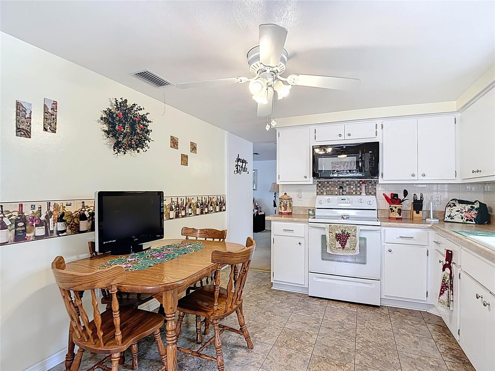 Image 28 of 61 For 11114 White Oak Lane