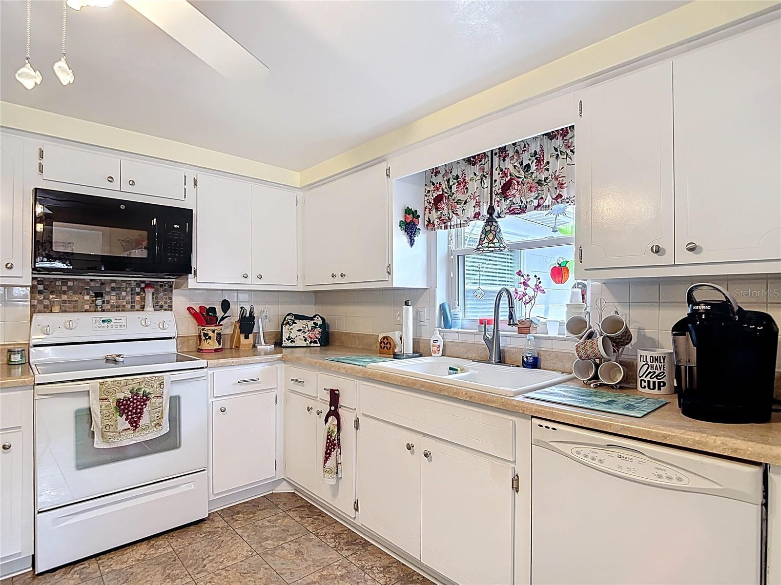 Image 31 of 61 For 11114 White Oak Lane