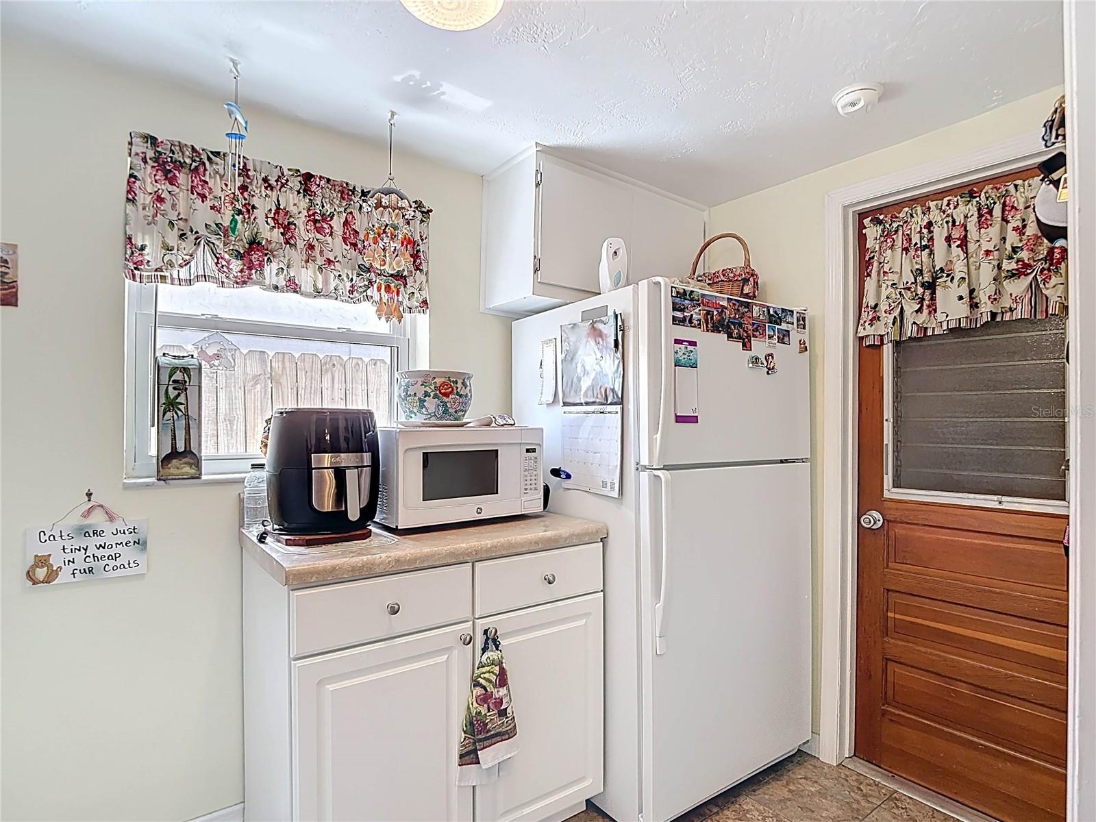 Image 32 of 61 For 11114 White Oak Lane