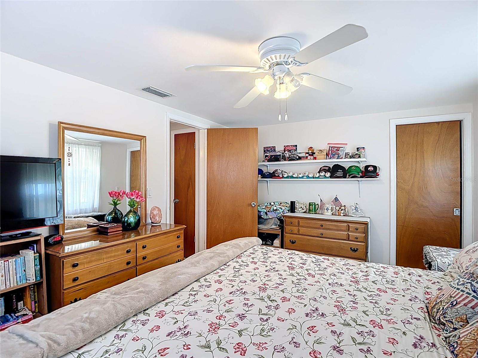 Image 36 of 61 For 11114 White Oak Lane