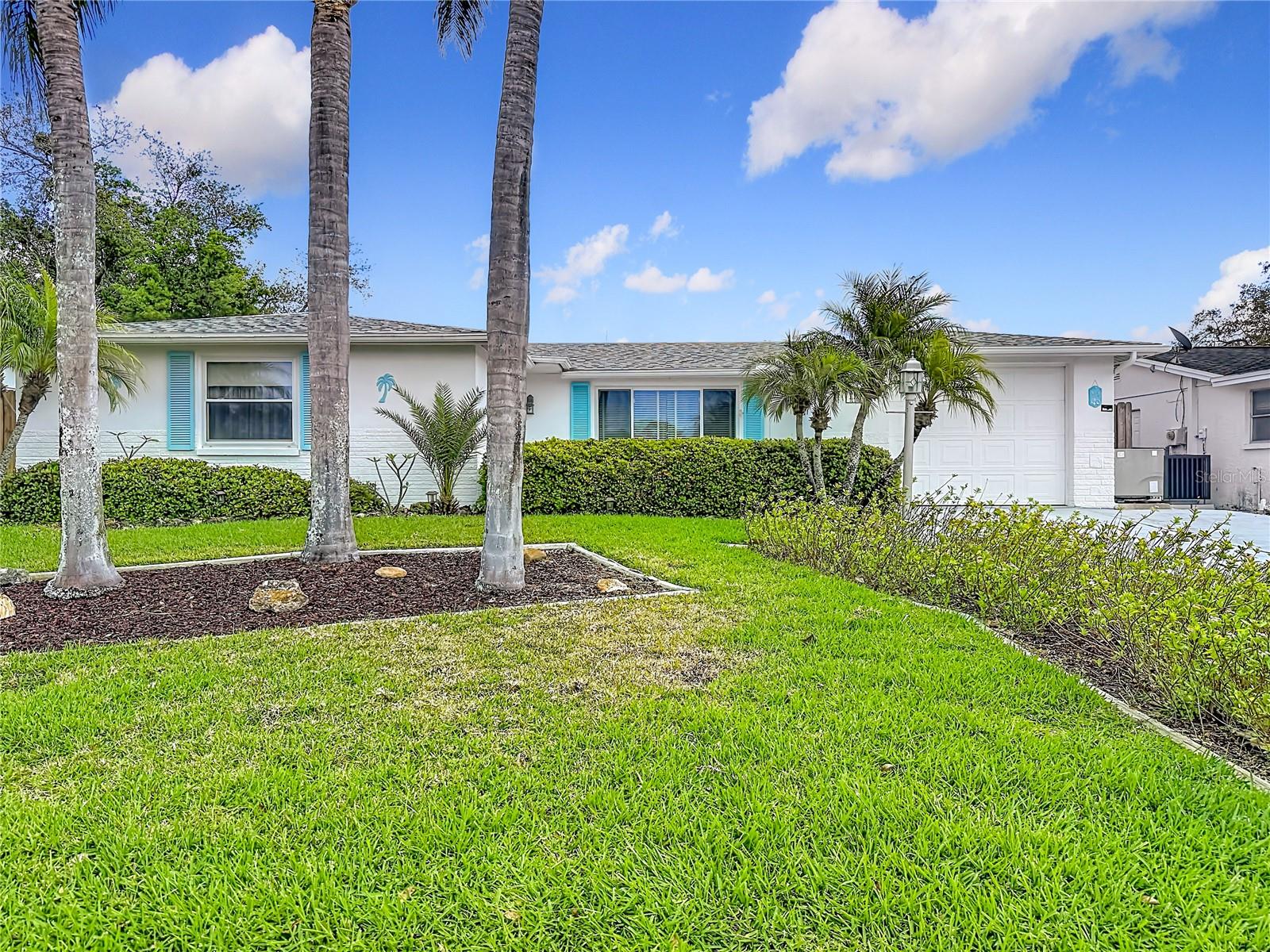 Image 4 of 61 For 11114 White Oak Lane