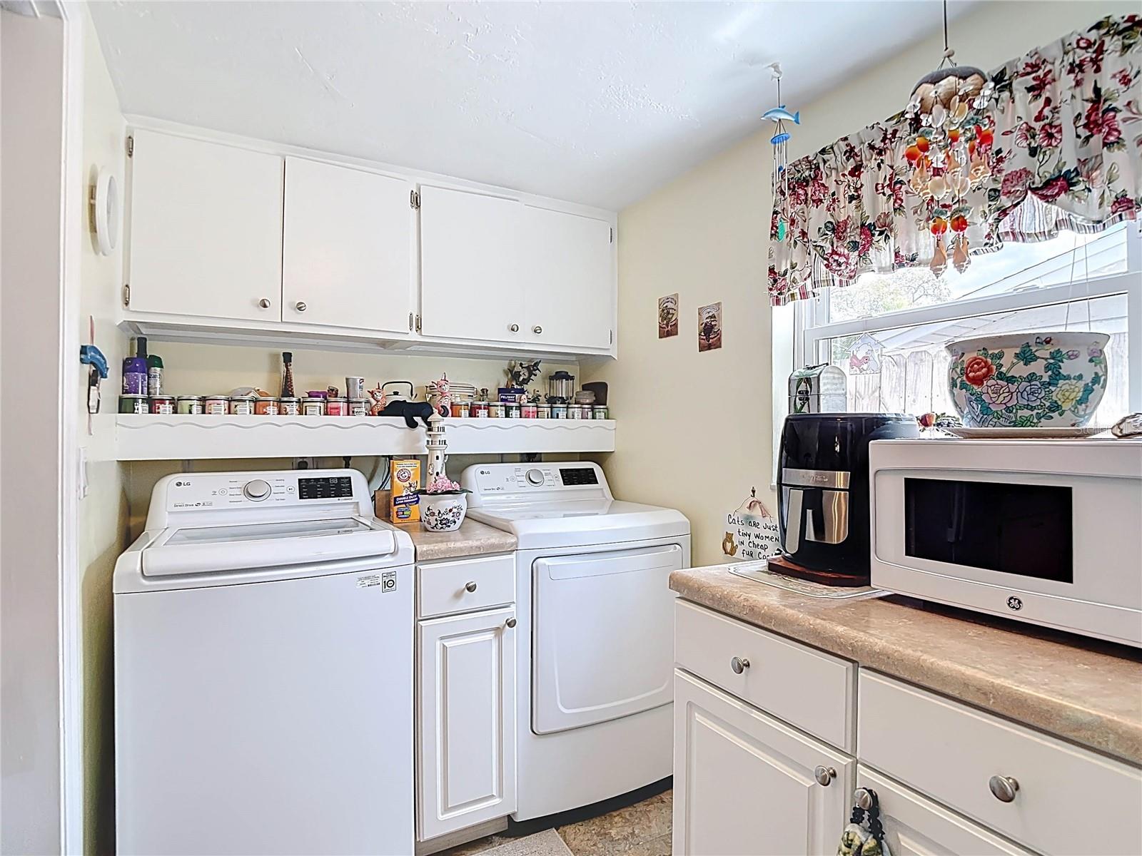 Image 47 of 61 For 11114 White Oak Lane