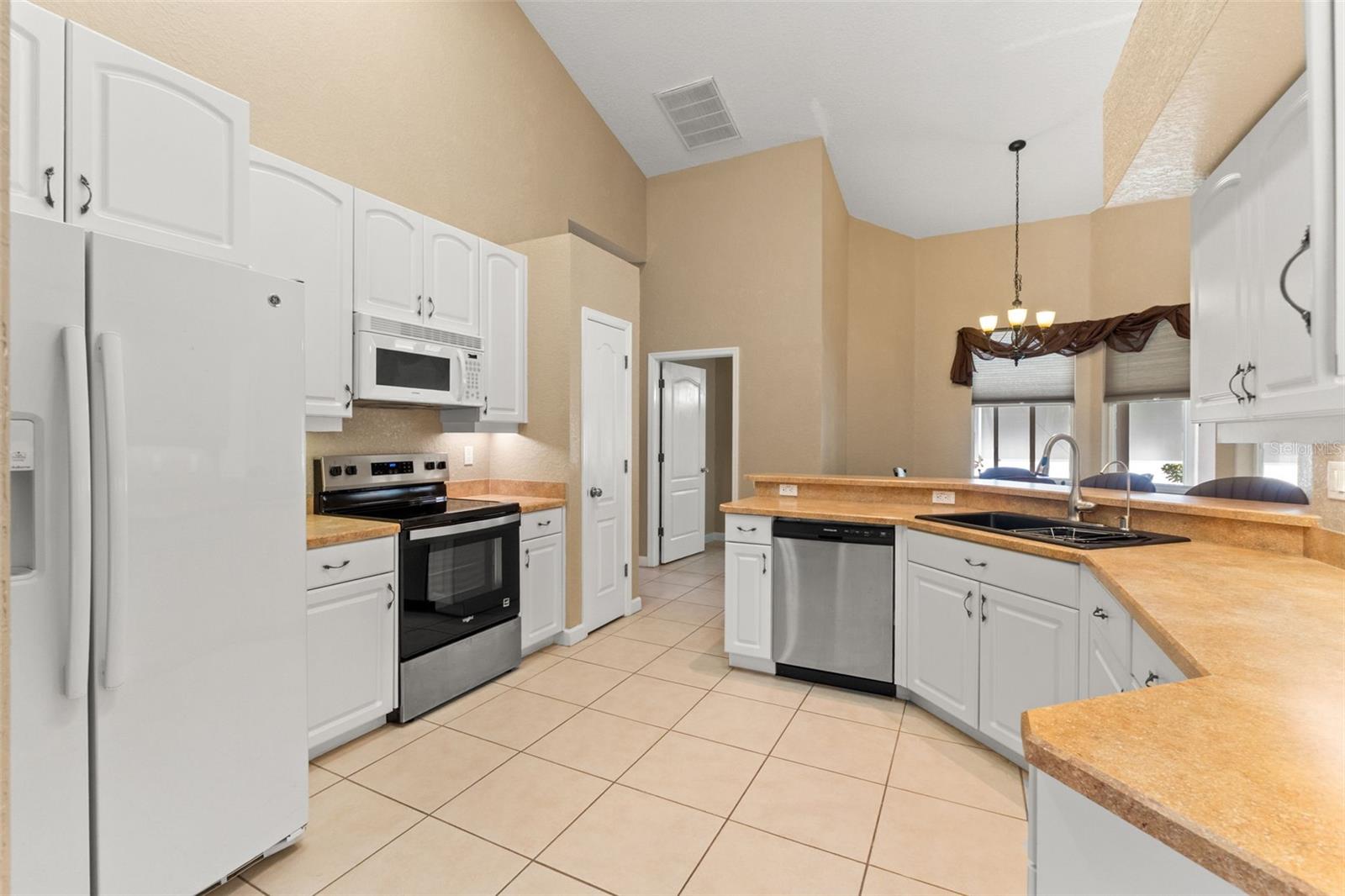 Image 14 of 40 For 8227 Galgano Lane