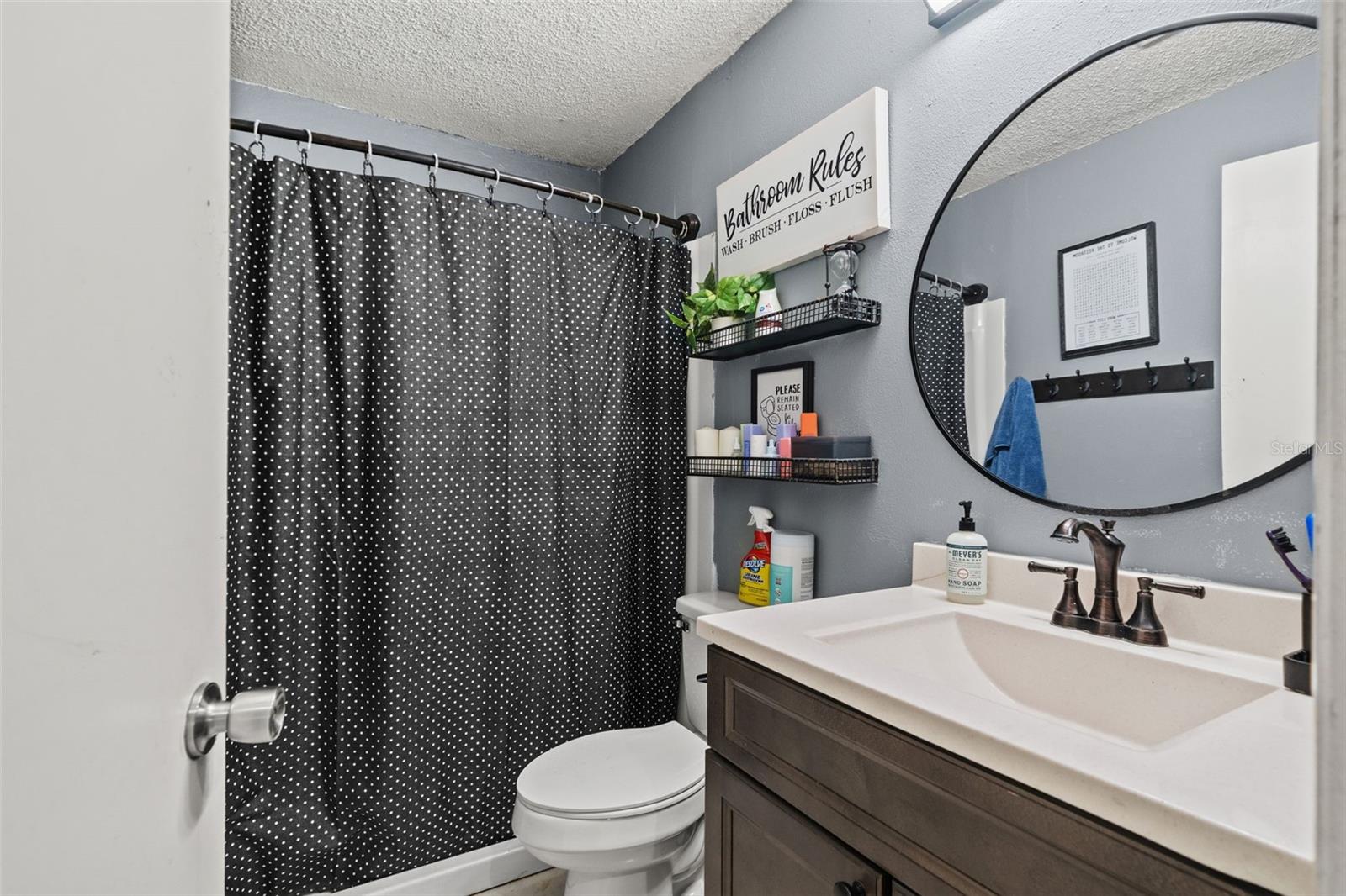 Image 16 of 28 For 12989 Linden Drive