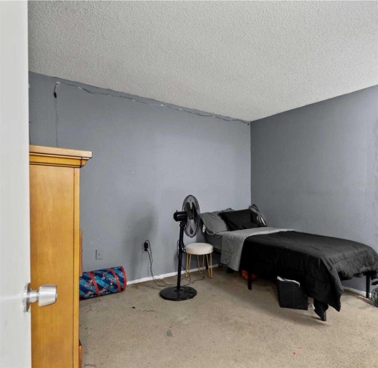 Image 21 of 28 For 12989 Linden Drive