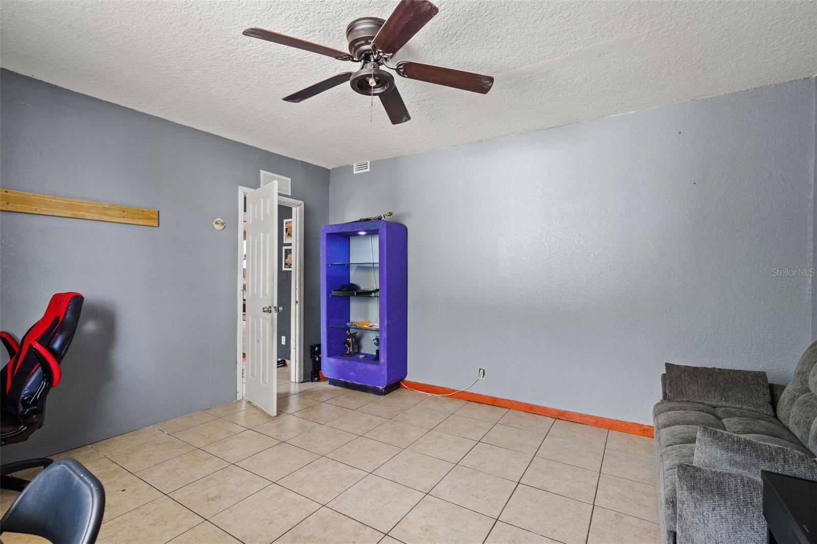 Image 22 of 28 For 12989 Linden Drive