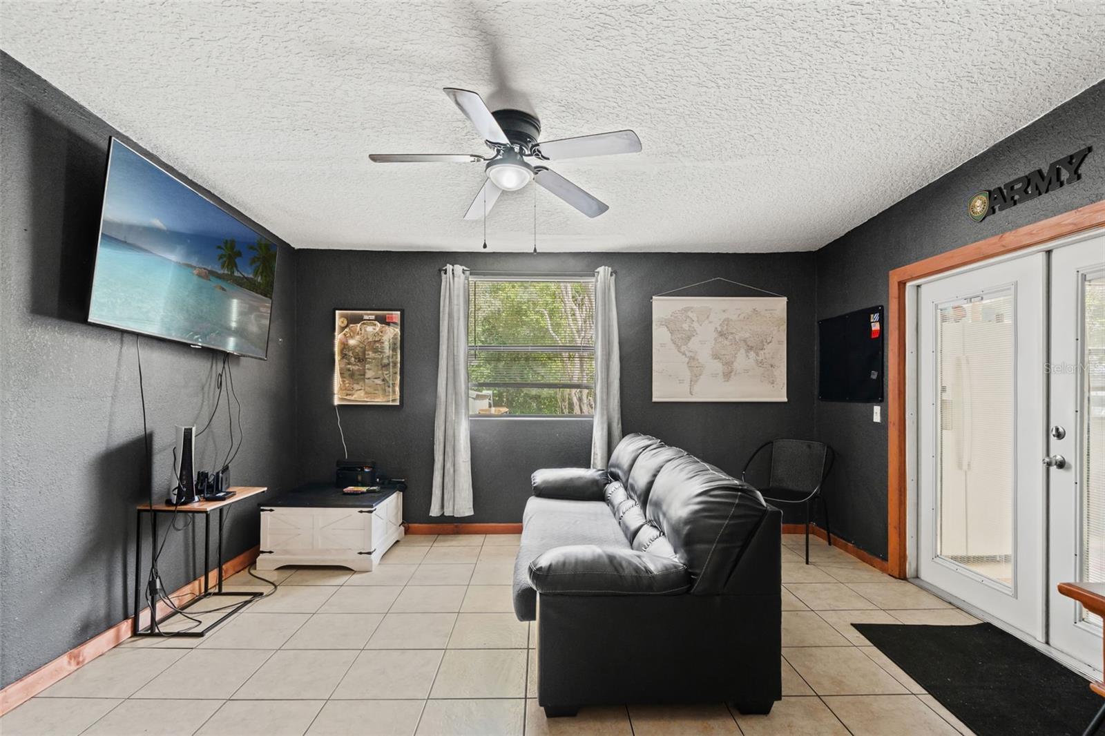 Image 6 of 28 For 12989 Linden Drive