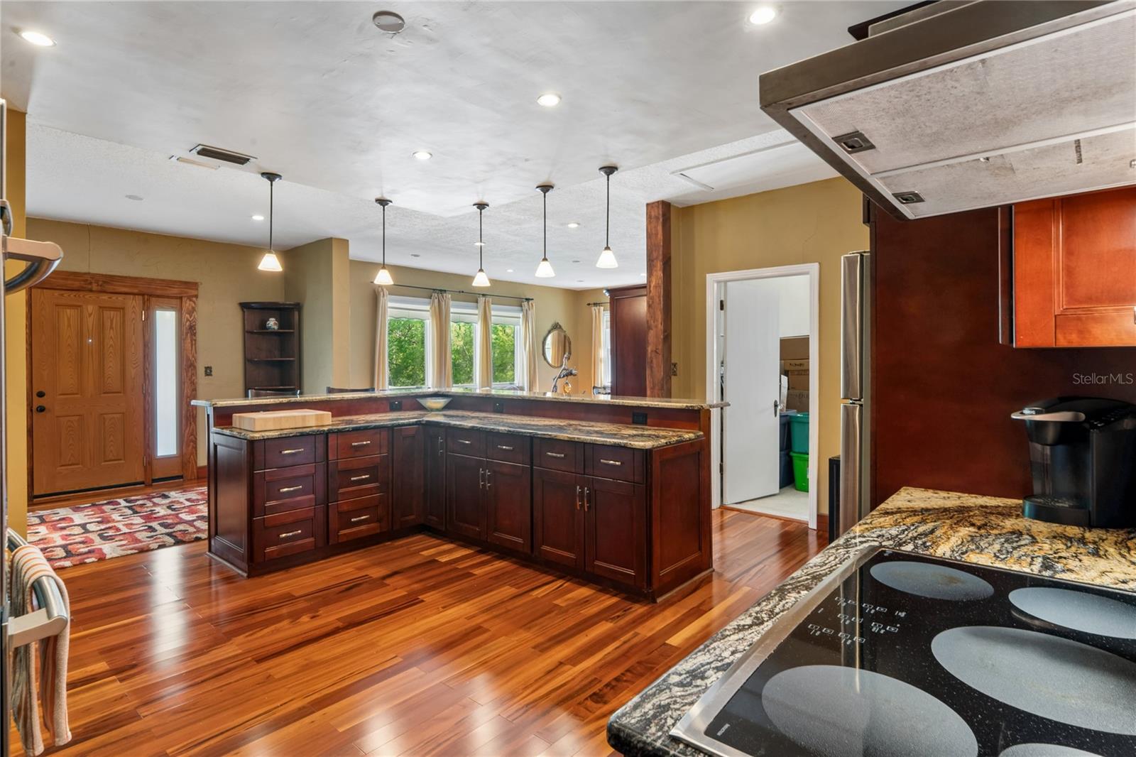 Image 15 of 63 For 39 Sunset Drive