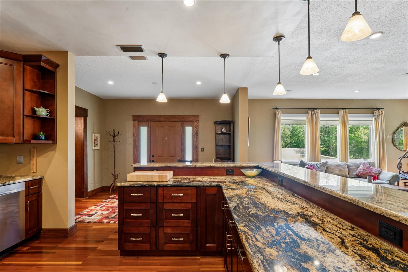 Image 16 of 63 For 39 Sunset Drive