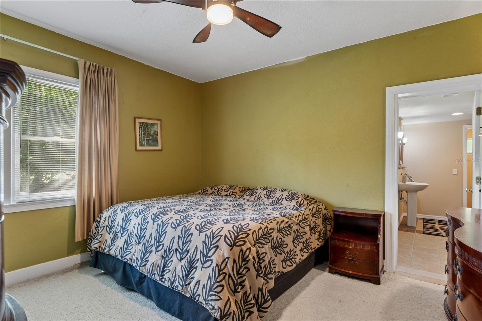 Image 21 of 63 For 39 Sunset Drive