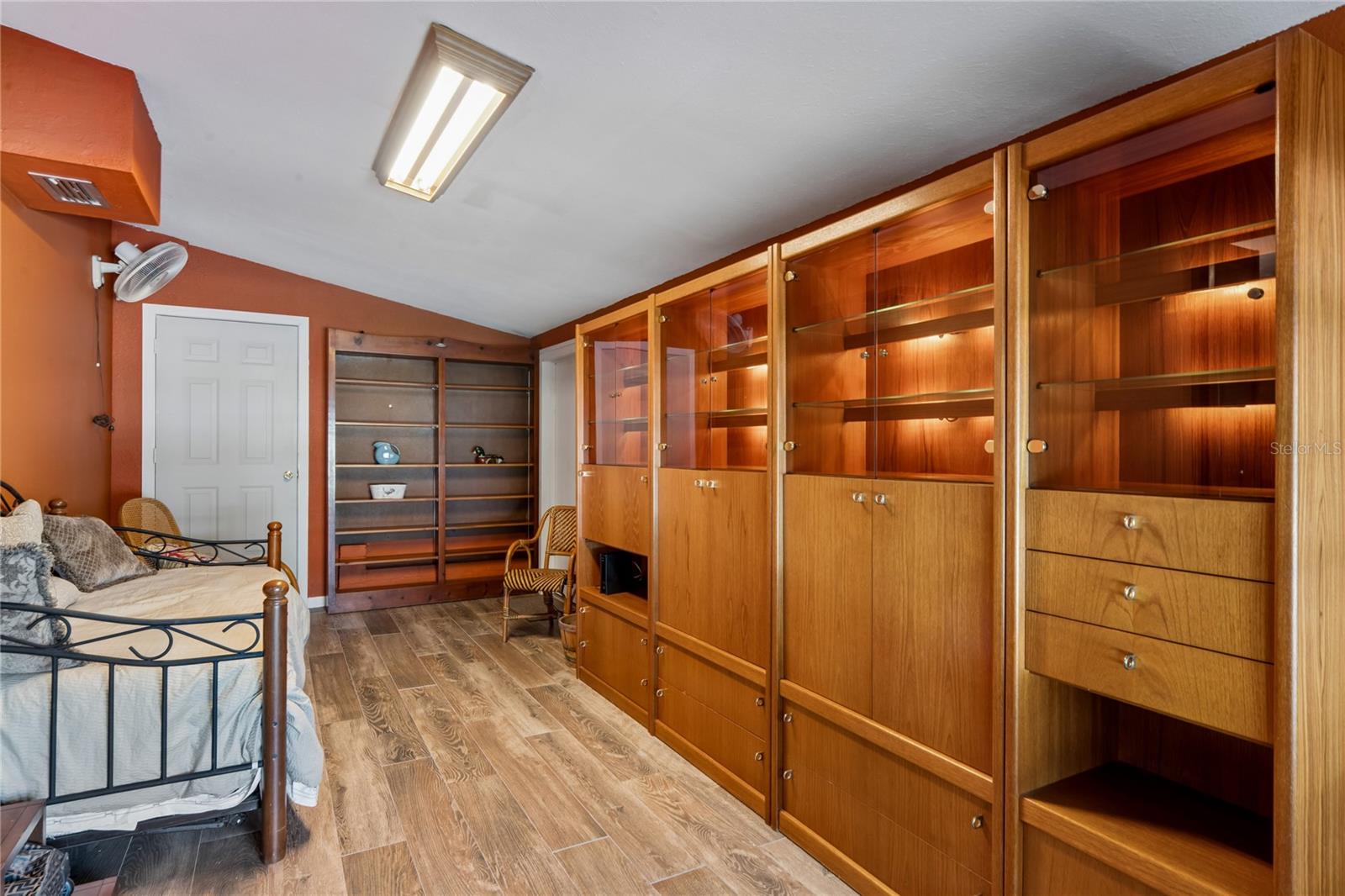 Image 34 of 63 For 39 Sunset Drive