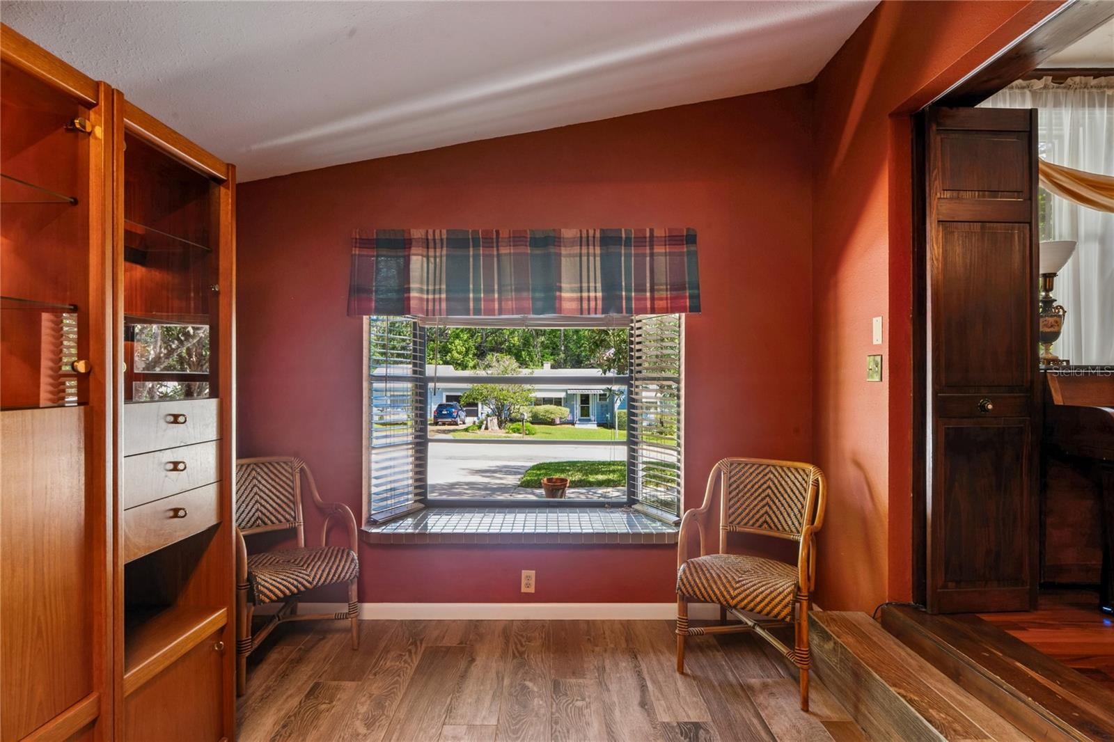 Image 35 of 63 For 39 Sunset Drive