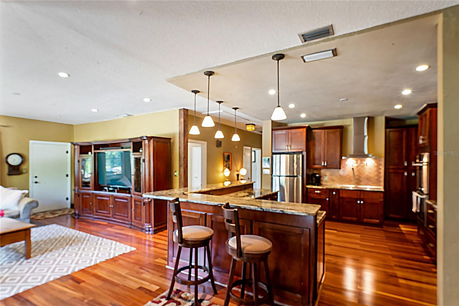 Image 4 of 63 For 39 Sunset Drive