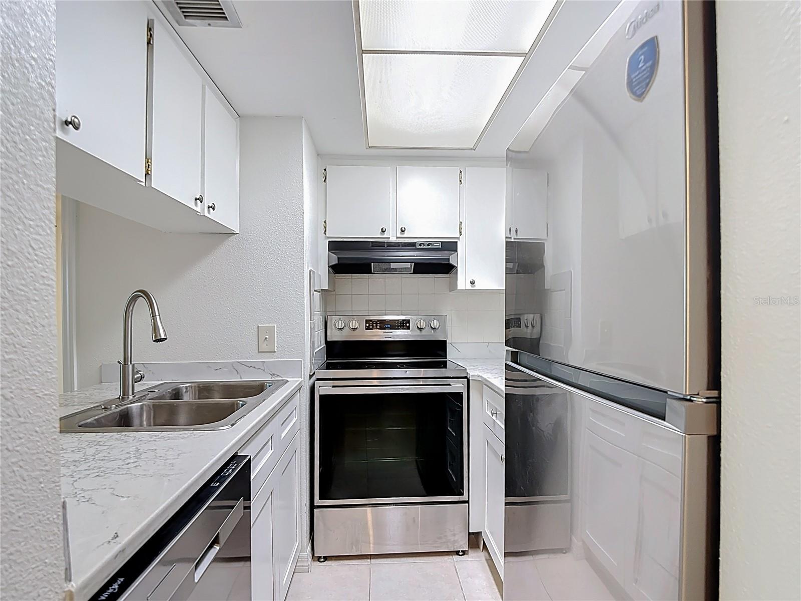 Image 13 of 42 For 5132 Amulet Drive 105