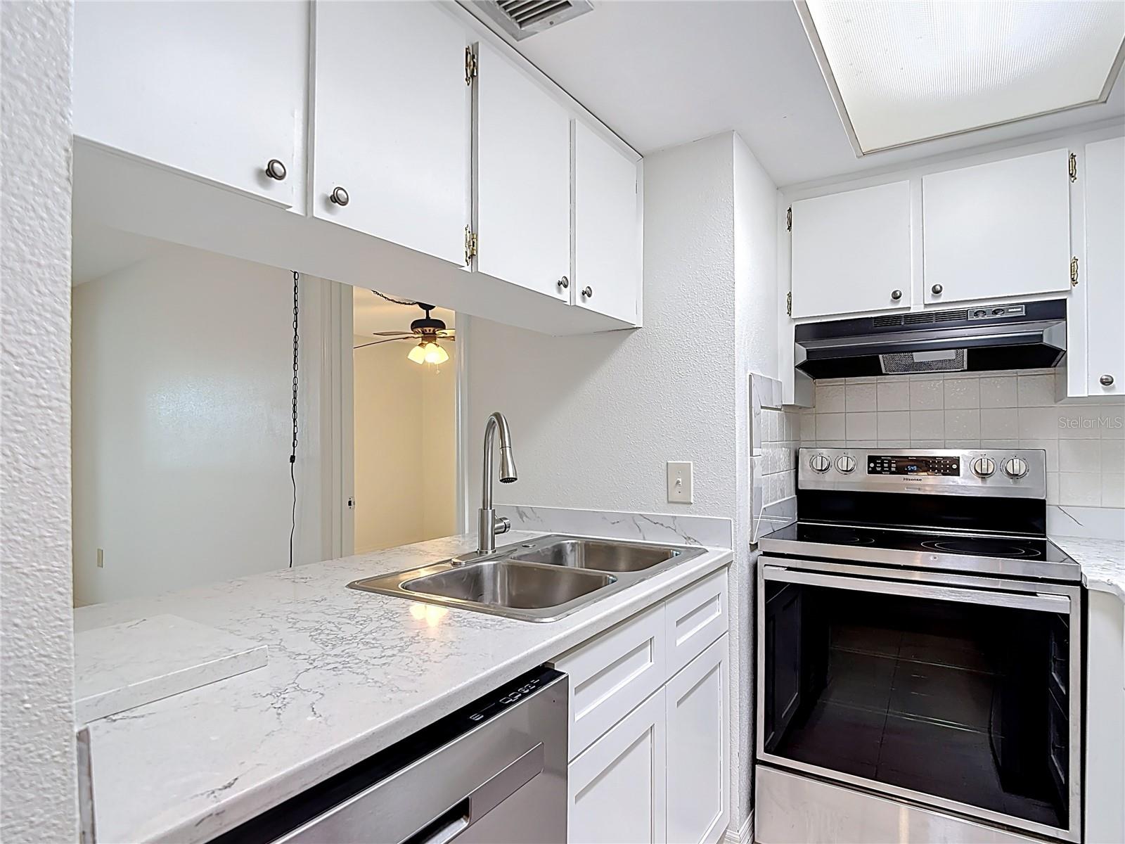 Image 14 of 42 For 5132 Amulet Drive 105