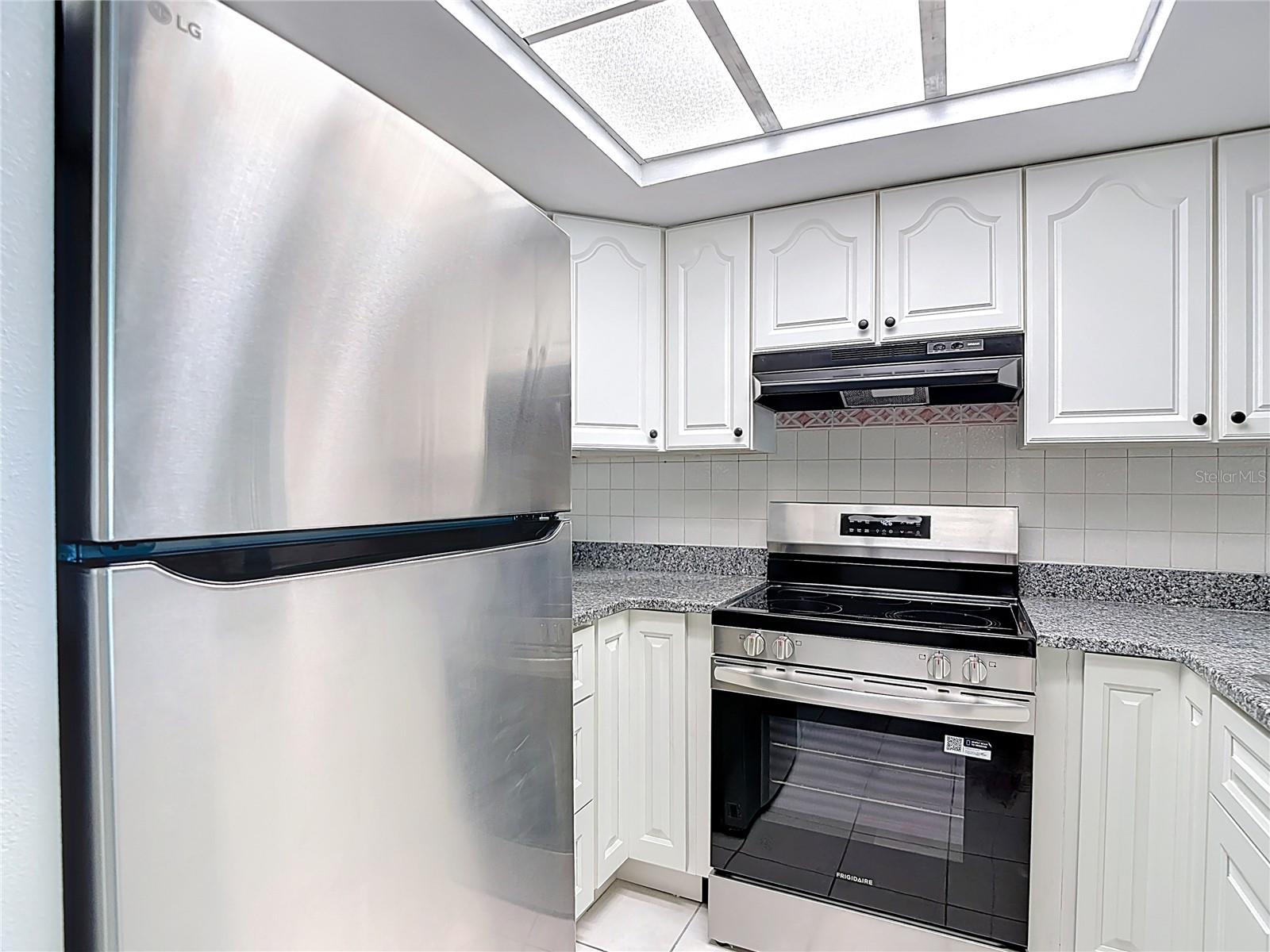 Image 18 of 54 For 5111 Amulet Drive 105