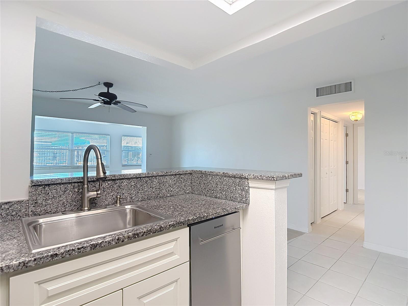 Image 19 of 54 For 5111 Amulet Drive 105