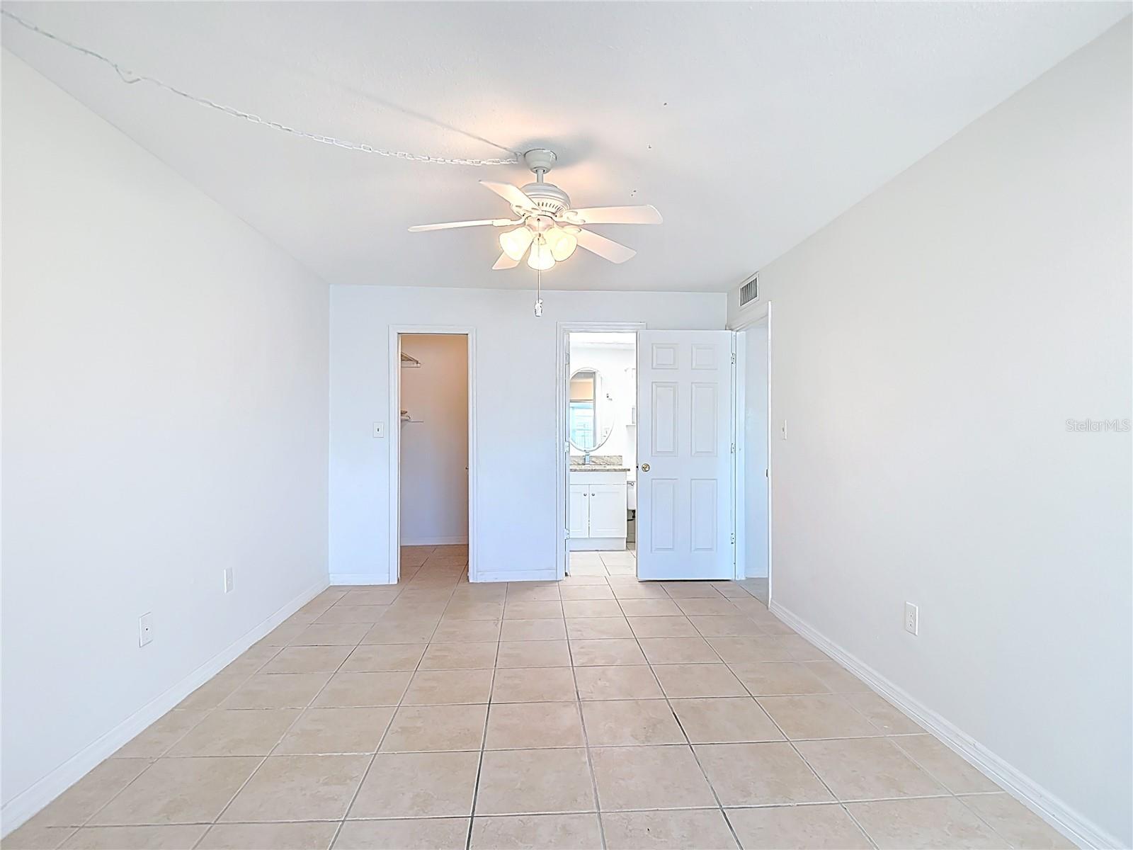 Image 24 of 54 For 5111 Amulet Drive 105