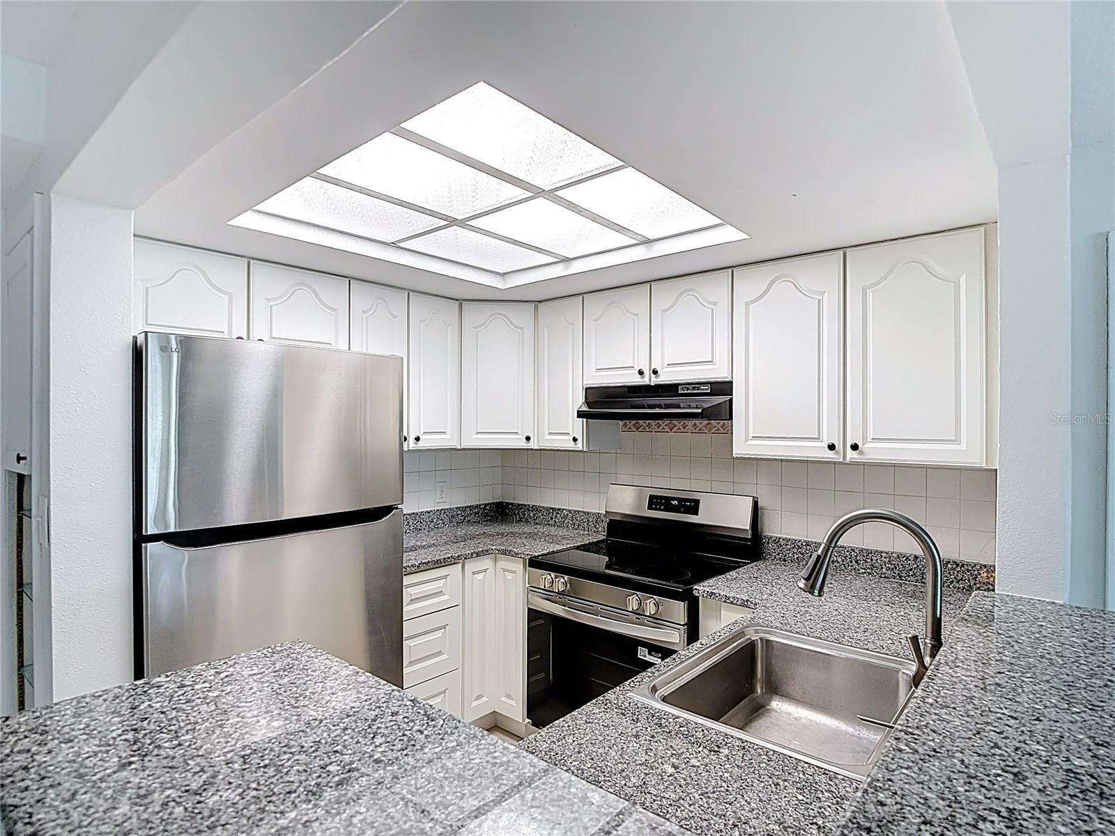 Image 3 of 54 For 5111 Amulet Drive 105