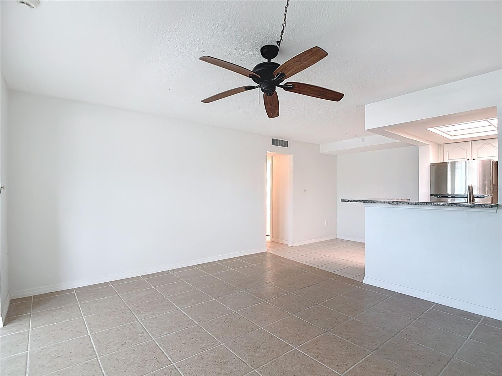 Image 33 of 54 For 5111 Amulet Drive 105