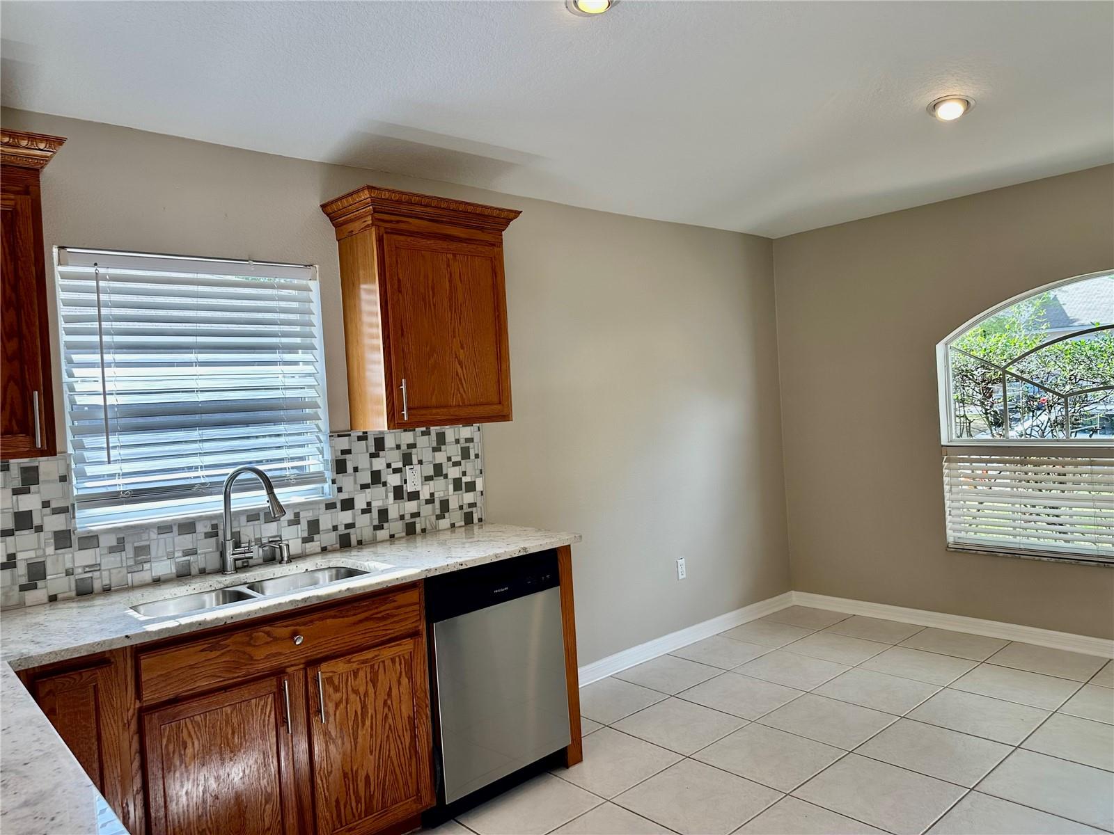 Image 16 of 69 For 13824 Royston Bend