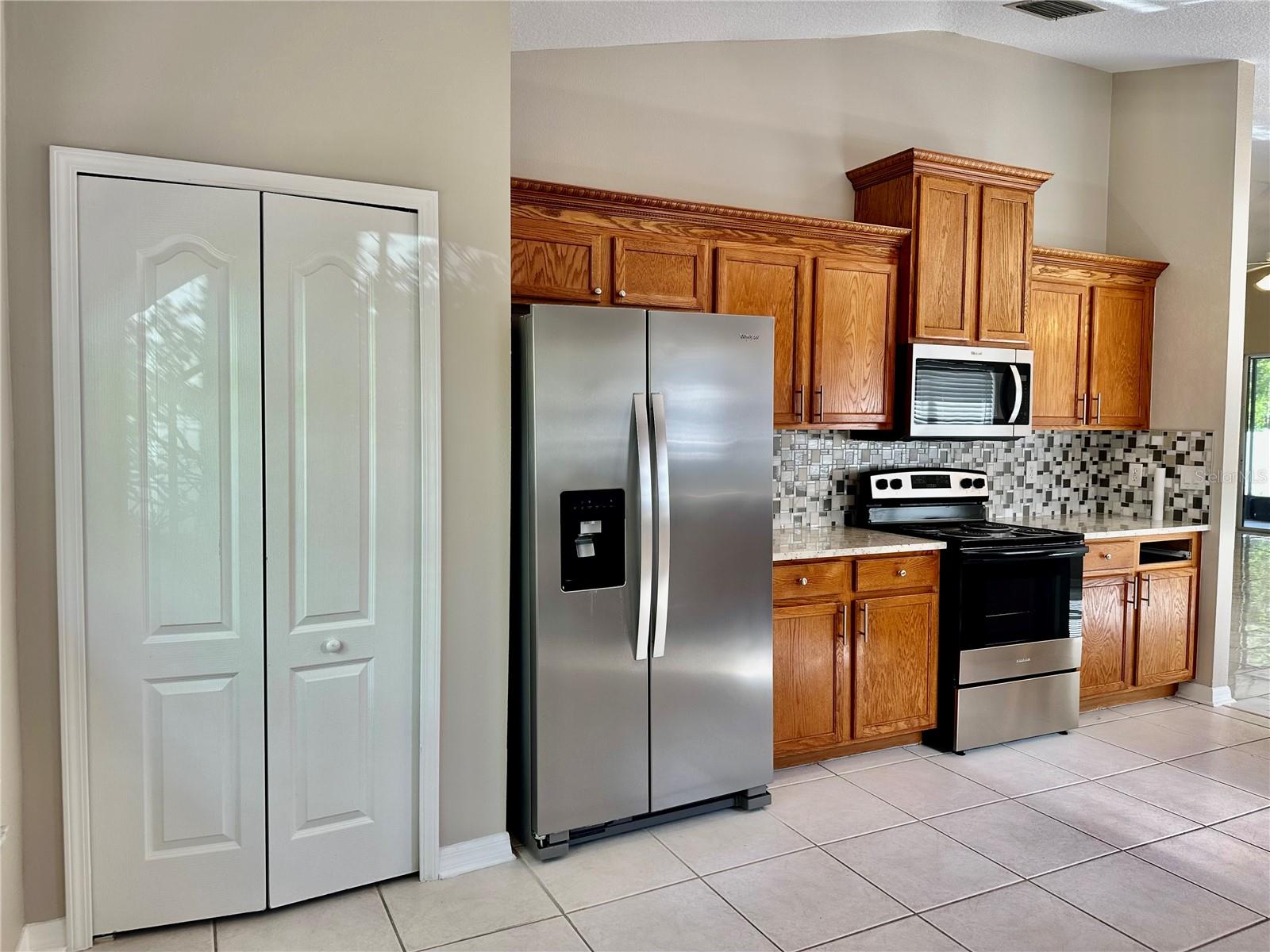 Image 17 of 69 For 13824 Royston Bend